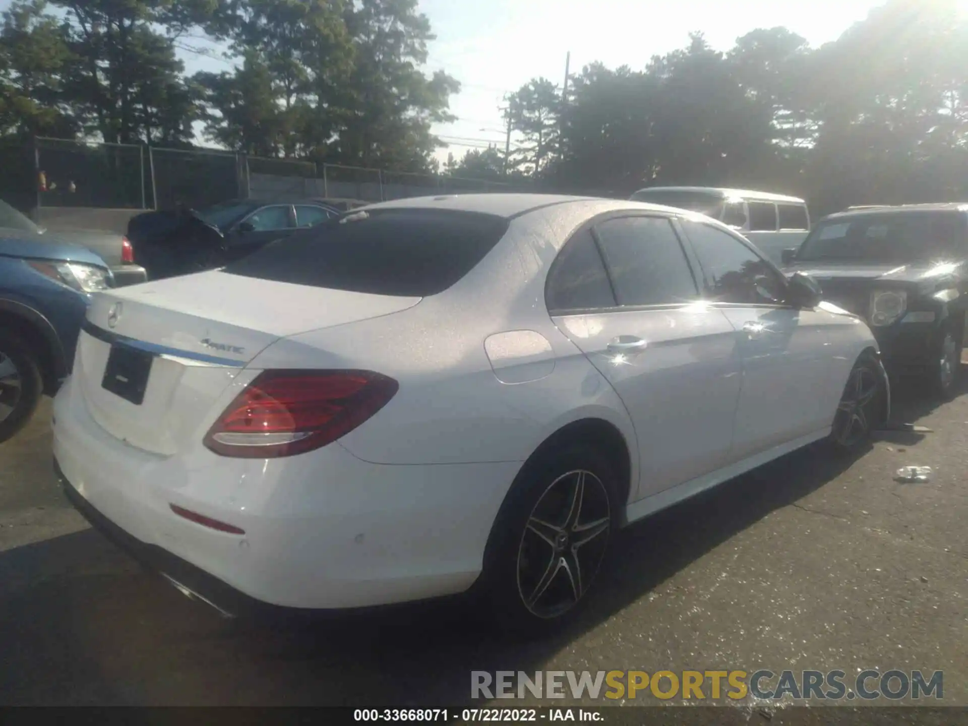 4 Photograph of a damaged car WDDZF4KB6KA680114 MERCEDES-BENZ E-CLASS 2019