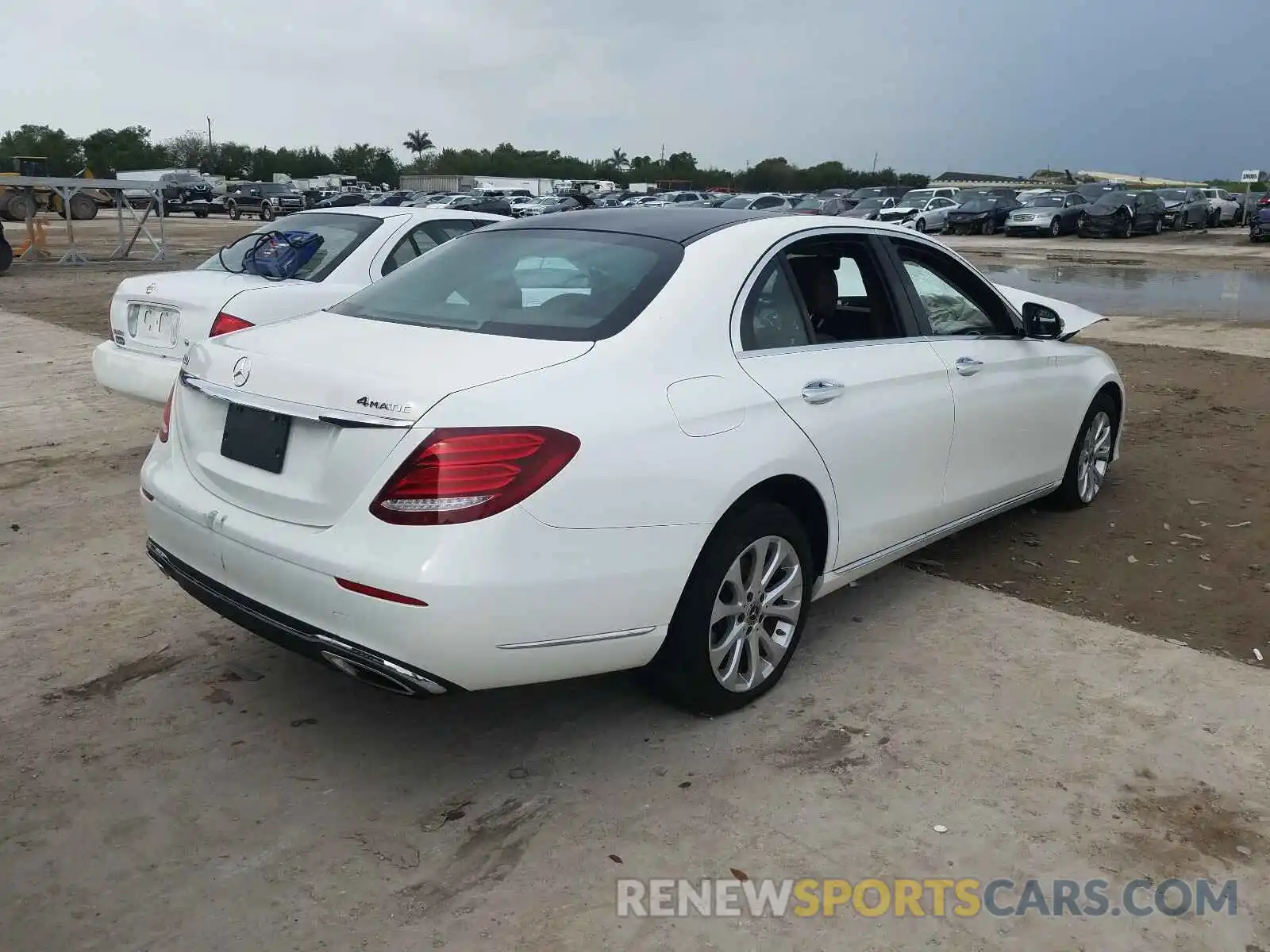 4 Photograph of a damaged car WDDZF4KB7KA515236 MERCEDES-BENZ E CLASS 2019