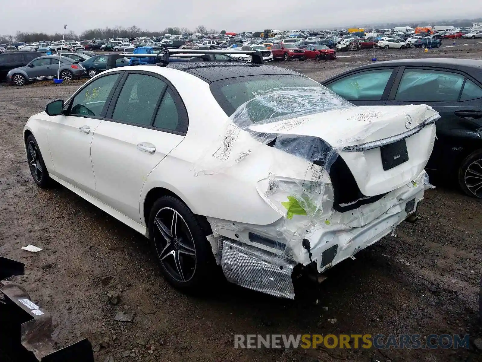 3 Photograph of a damaged car WDDZF4KB7KA585996 MERCEDES-BENZ E CLASS 2019