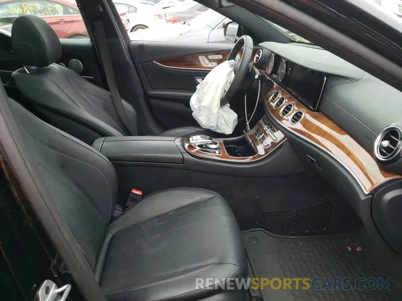 5 Photograph of a damaged car WDDZF4KB8KA506092 MERCEDES-BENZ E-CLASS 2019