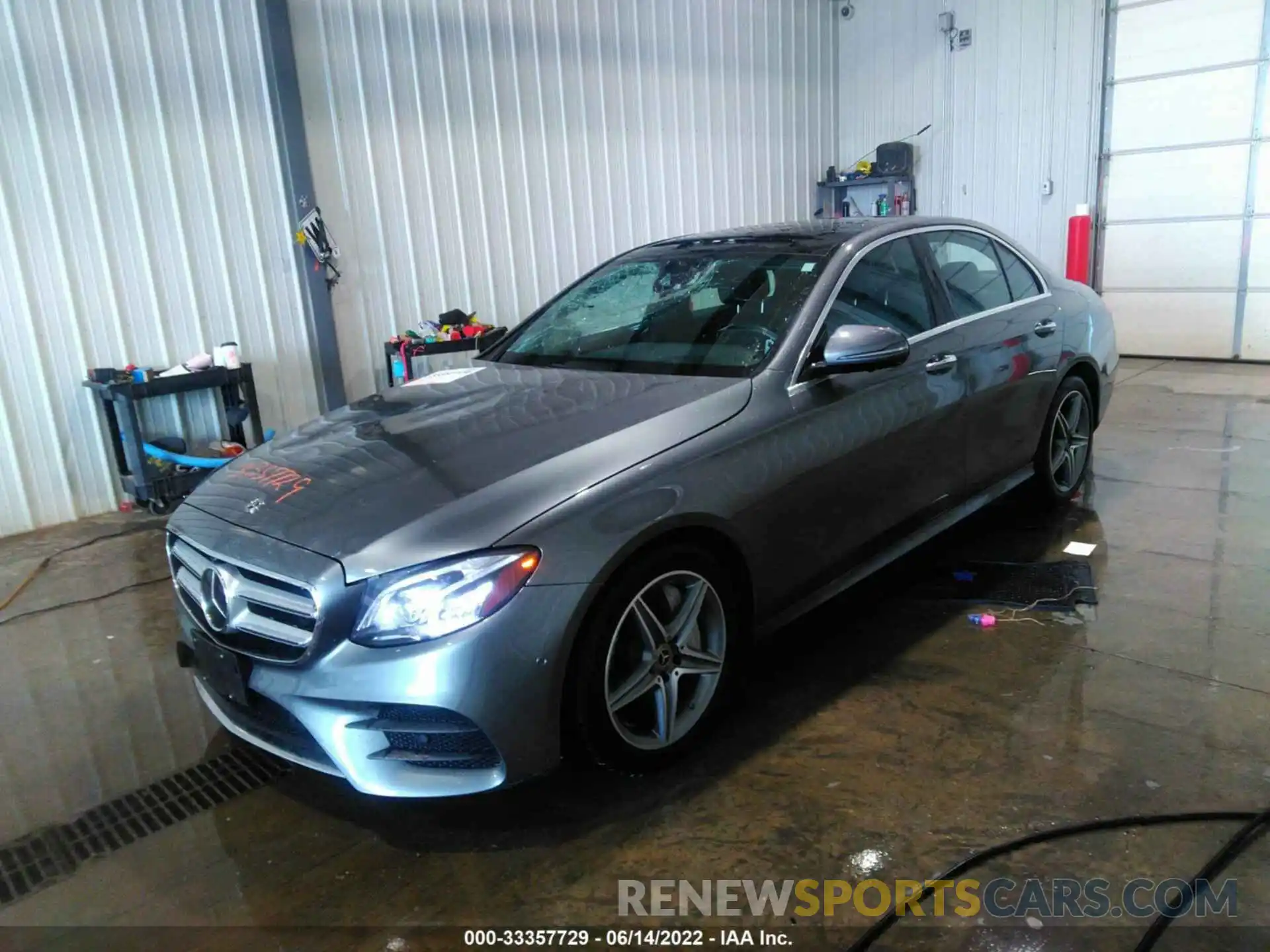 2 Photograph of a damaged car WDDZF4KB8KA597140 MERCEDES-BENZ E-CLASS 2019