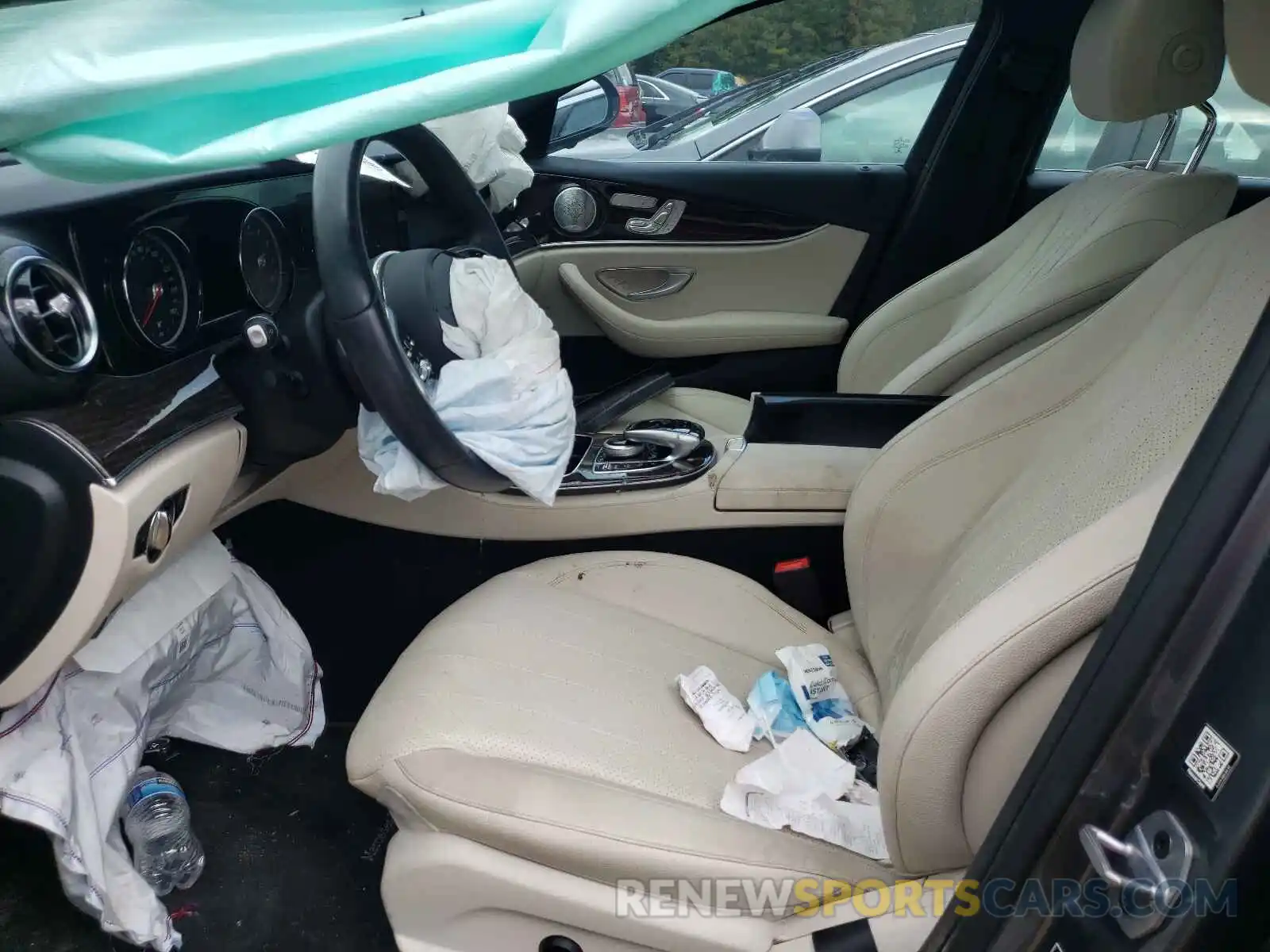 5 Photograph of a damaged car WDDZF4KBXKA502206 MERCEDES-BENZ E-CLASS 2019