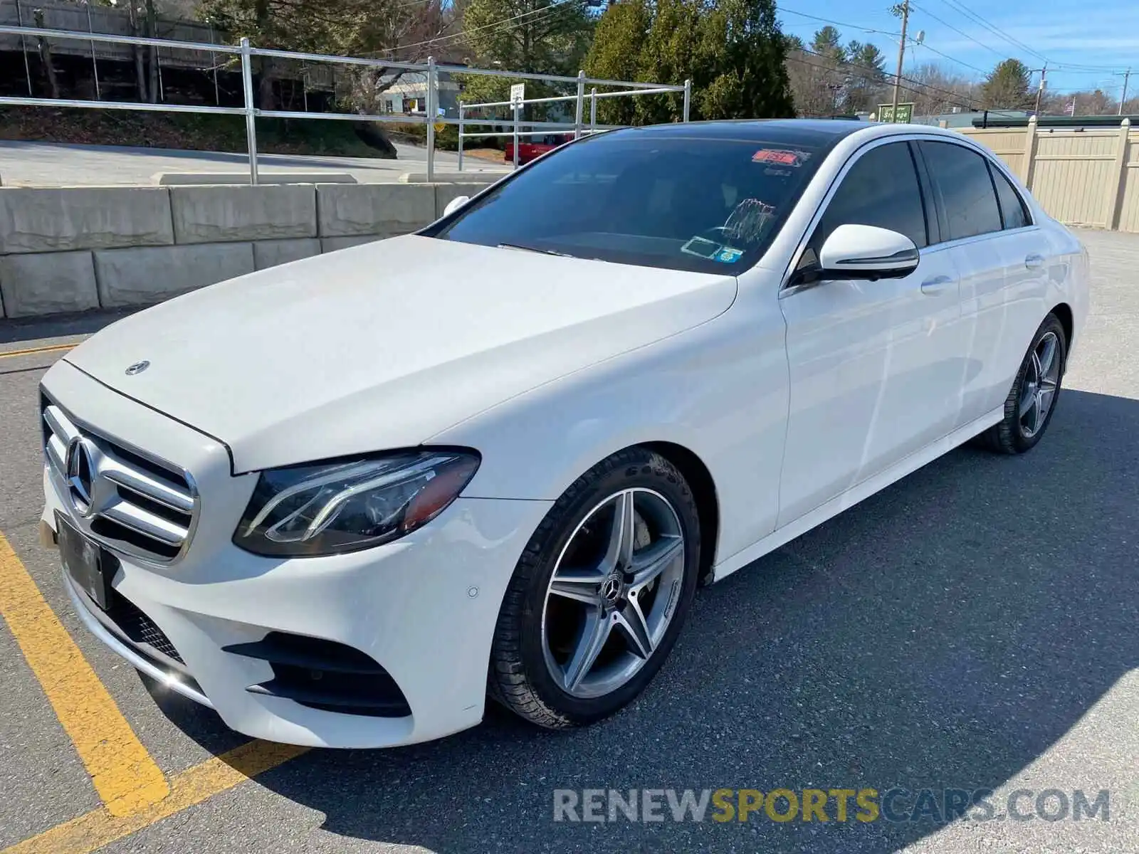 2 Photograph of a damaged car WDDZF4KBXKA510807 MERCEDES-BENZ E-CLASS 2019