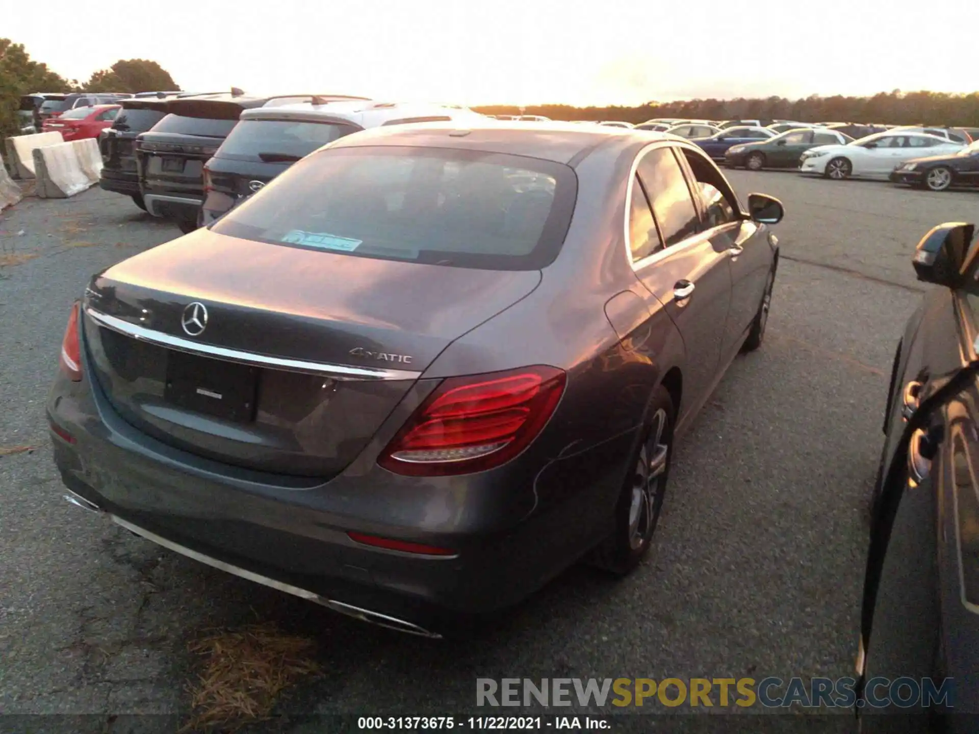 4 Photograph of a damaged car WDDZF4KBXKA511472 MERCEDES-BENZ E-CLASS 2019