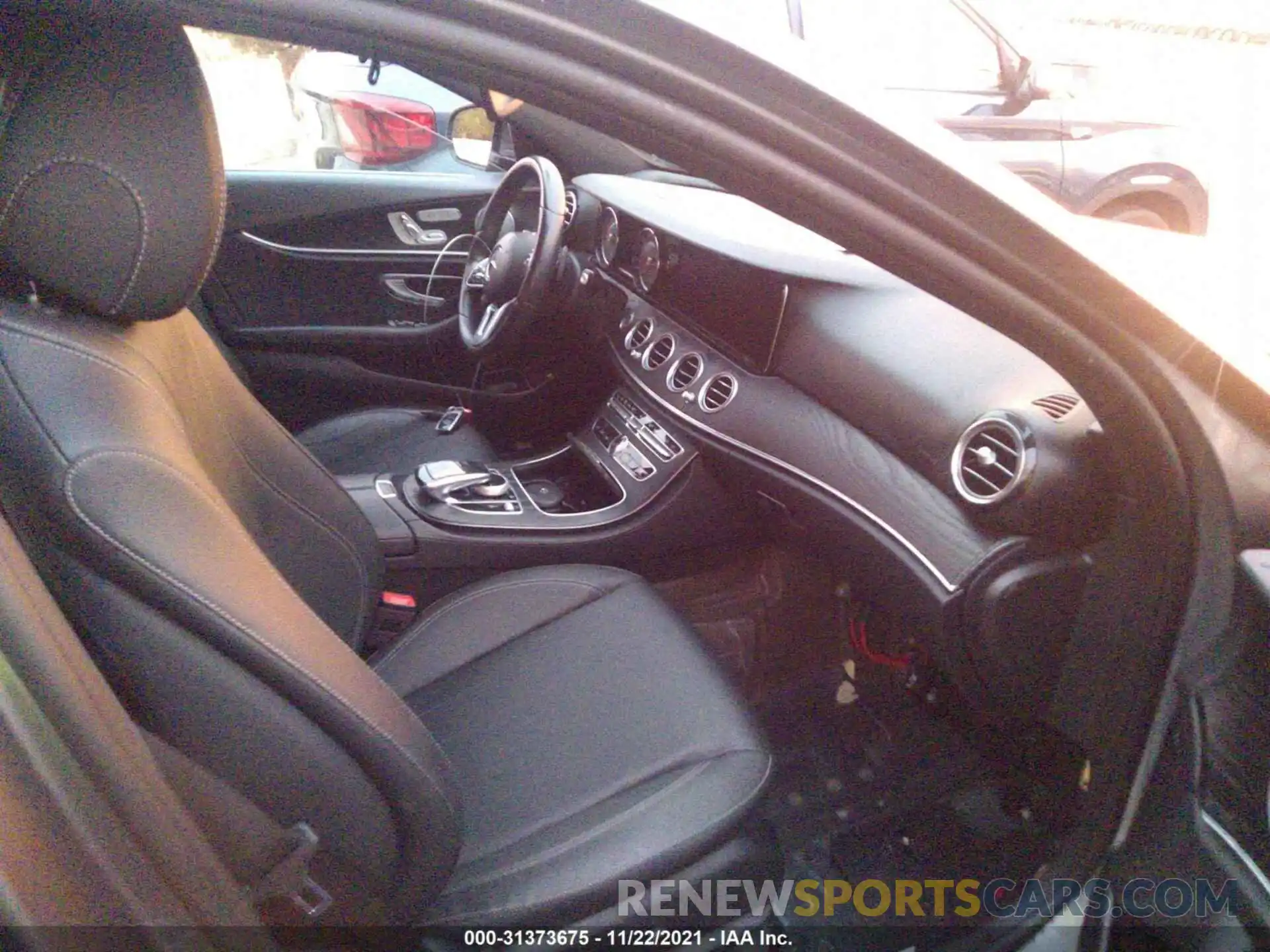 5 Photograph of a damaged car WDDZF4KBXKA511472 MERCEDES-BENZ E-CLASS 2019