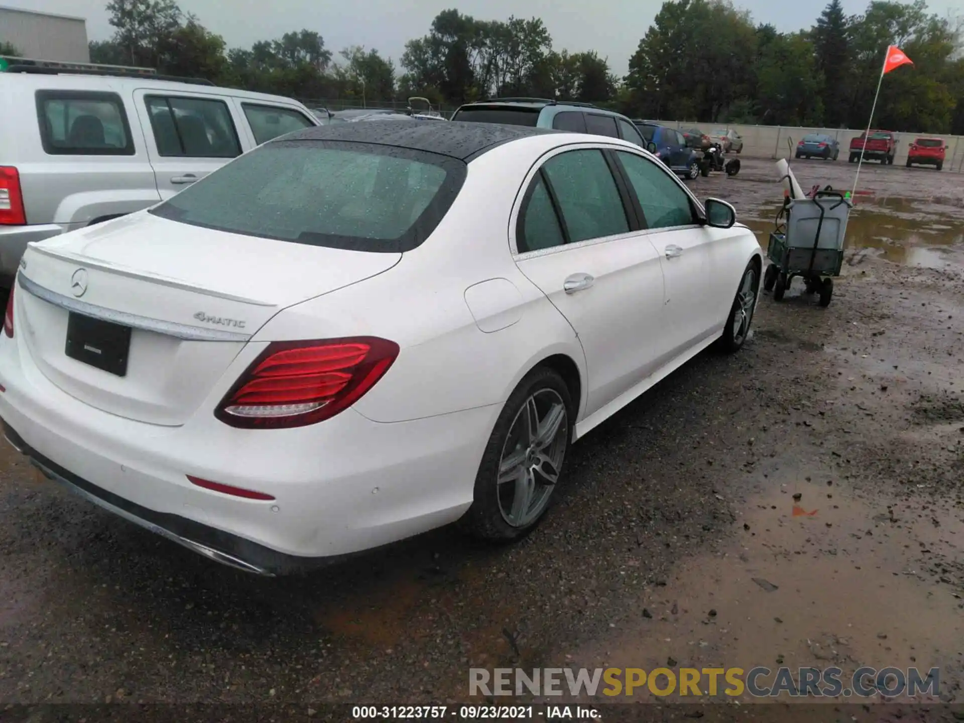 4 Photograph of a damaged car WDDZF4KBXKA533407 MERCEDES-BENZ E-CLASS 2019