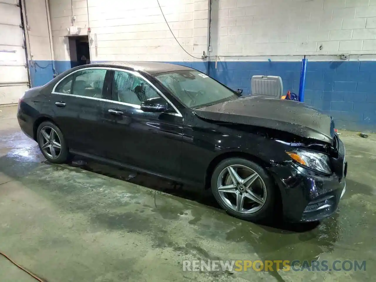 4 Photograph of a damaged car WDDZF4KBXKA631997 MERCEDES-BENZ E-CLASS 2019