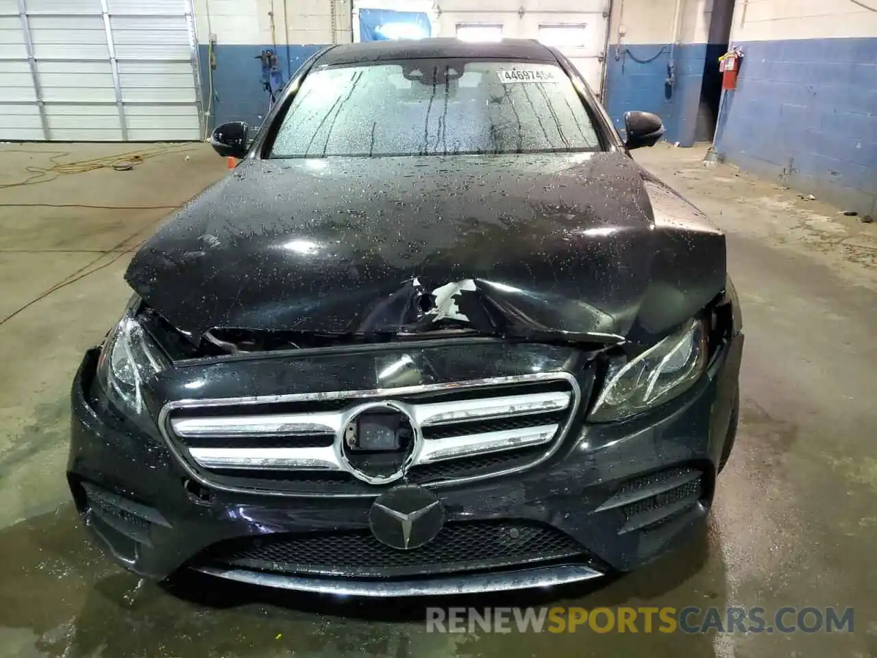 5 Photograph of a damaged car WDDZF4KBXKA631997 MERCEDES-BENZ E-CLASS 2019