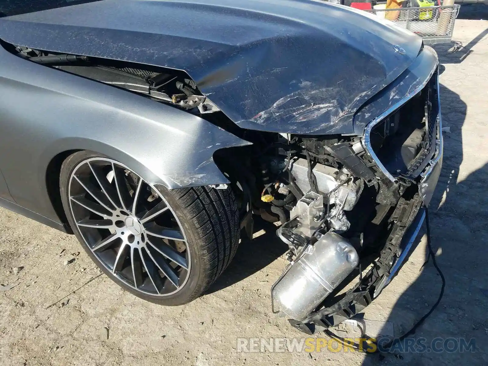 9 Photograph of a damaged car WDDZF6BB3KA600330 MERCEDES-BENZ E CLASS 2019