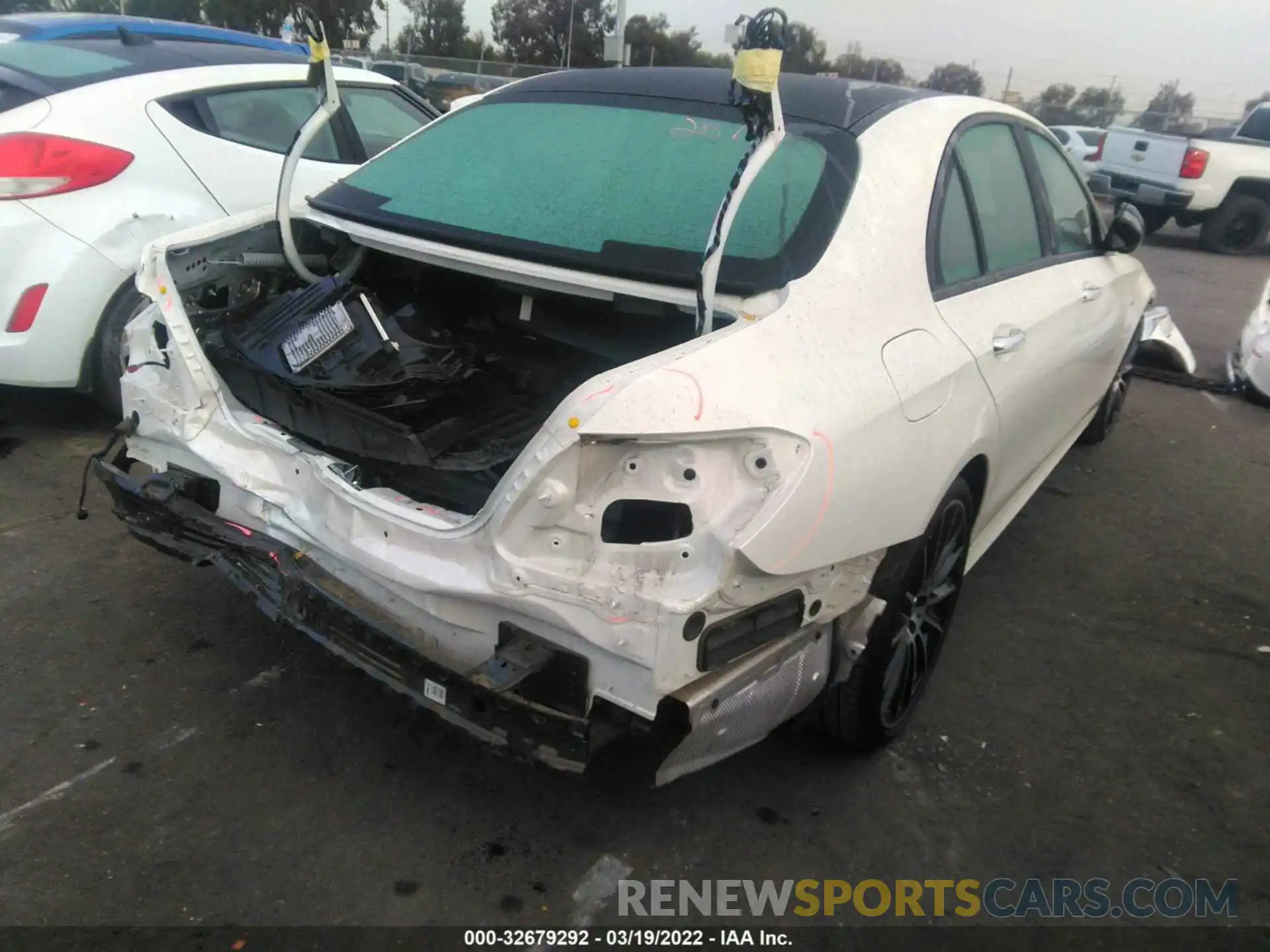 4 Photograph of a damaged car WDDZF6BB4KA633336 MERCEDES-BENZ E-CLASS 2019