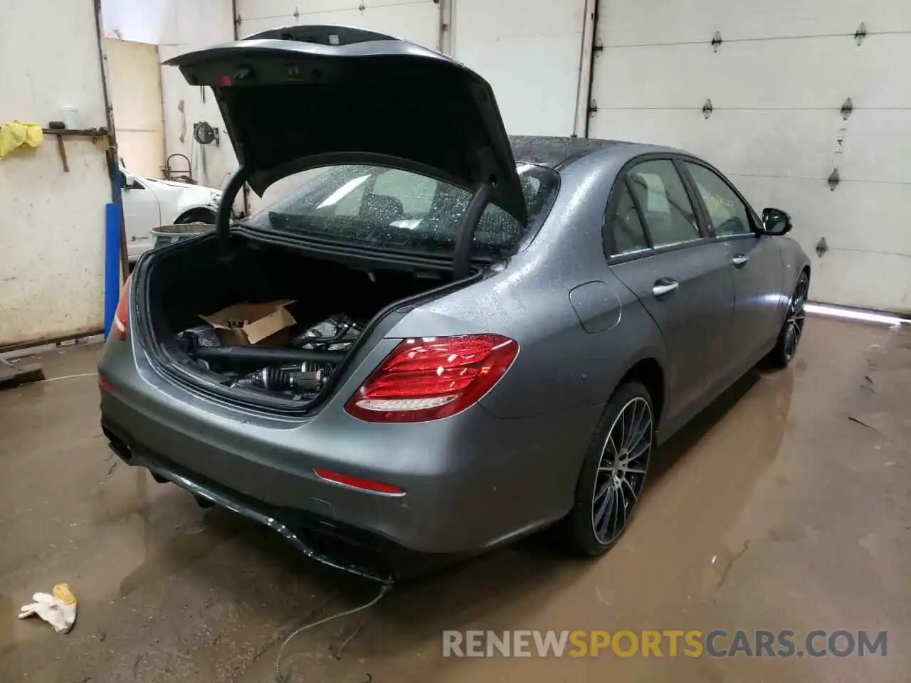 4 Photograph of a damaged car WDDZF6BB9KA563977 MERCEDES-BENZ E-CLASS 2019