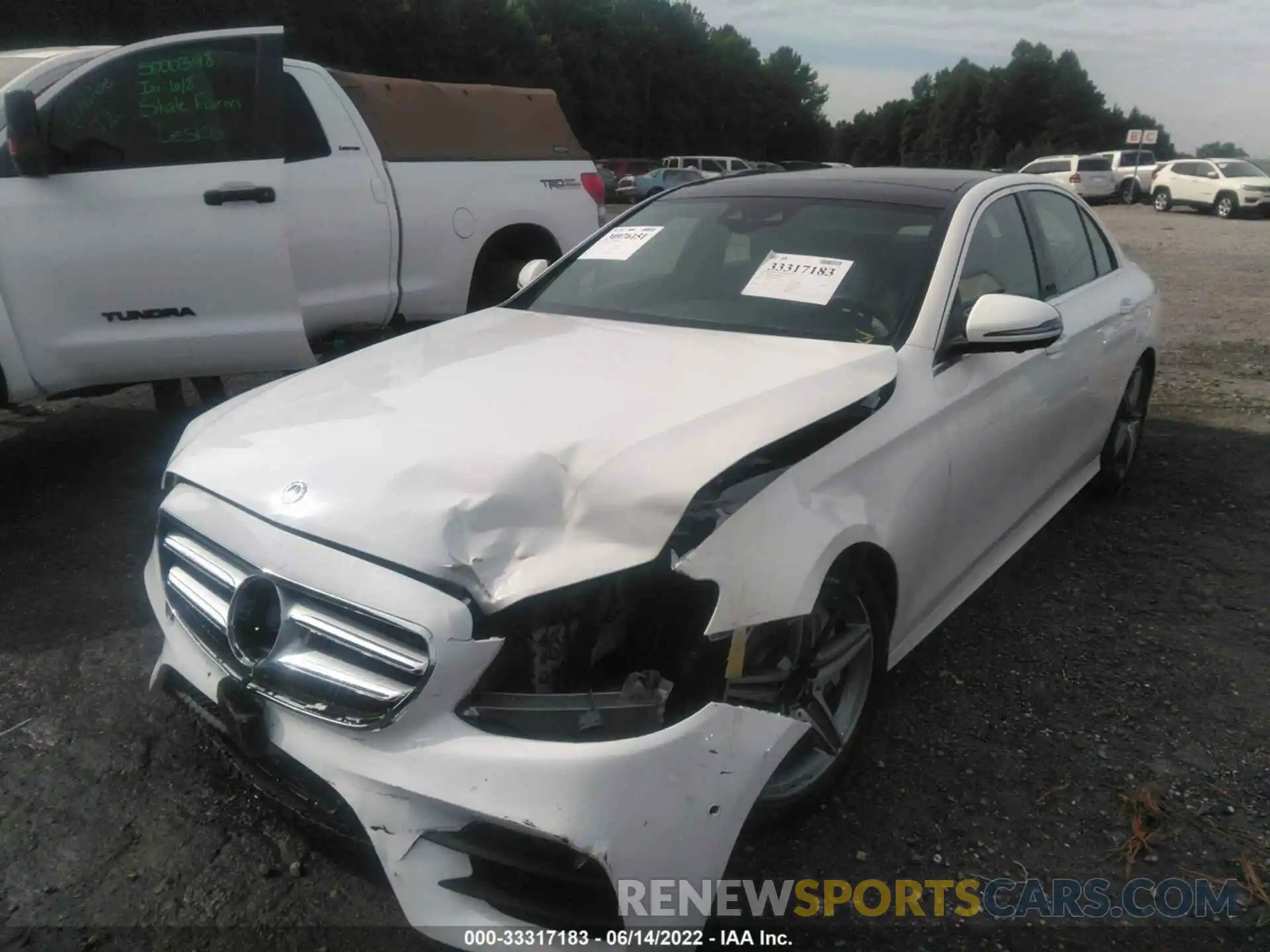 2 Photograph of a damaged car WDDZF6JB1KA614552 MERCEDES-BENZ E-CLASS 2019