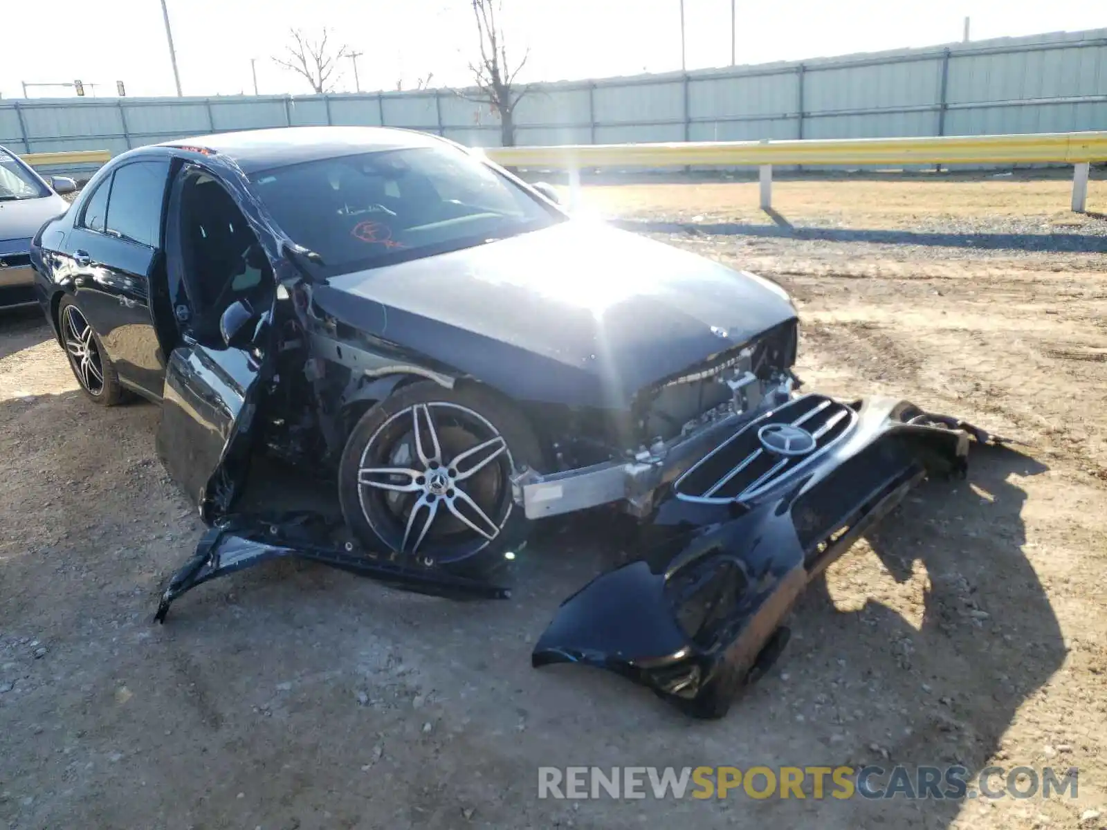 1 Photograph of a damaged car WDDZF6JB1KA692619 MERCEDES-BENZ E CLASS 2019