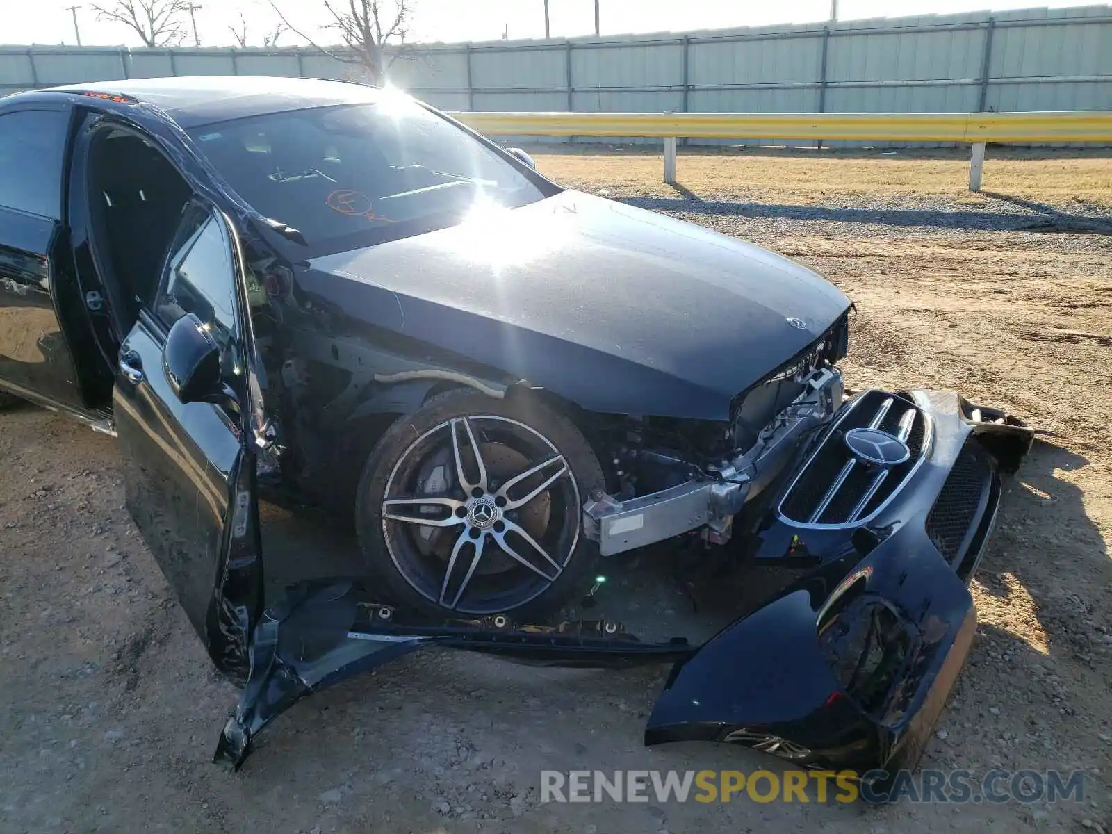 9 Photograph of a damaged car WDDZF6JB1KA692619 MERCEDES-BENZ E CLASS 2019