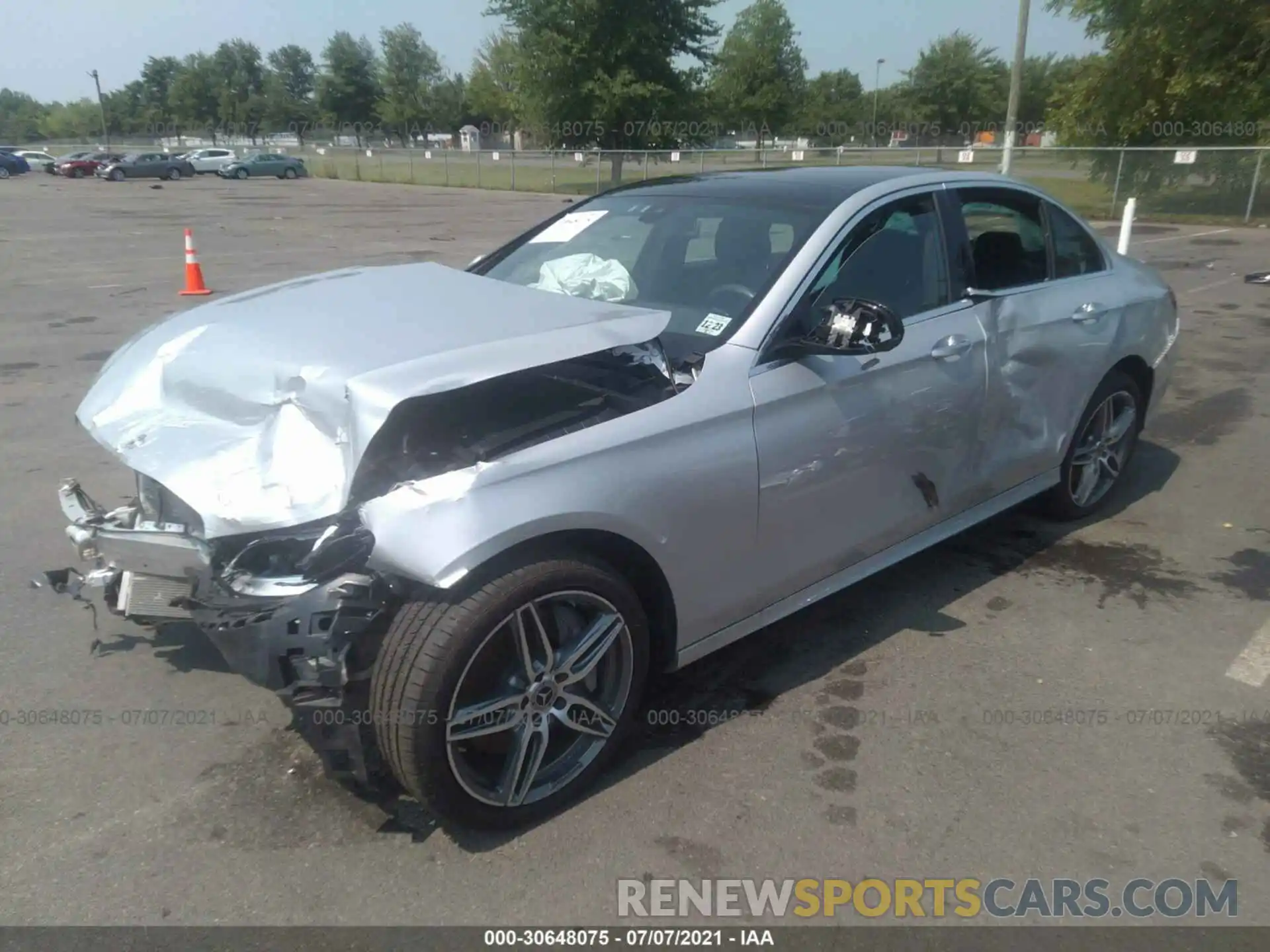 2 Photograph of a damaged car WDDZF6JB3KA493507 MERCEDES-BENZ E-CLASS 2019