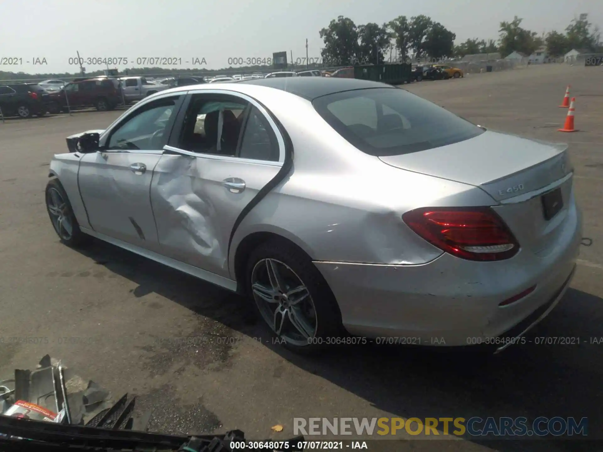 3 Photograph of a damaged car WDDZF6JB3KA493507 MERCEDES-BENZ E-CLASS 2019