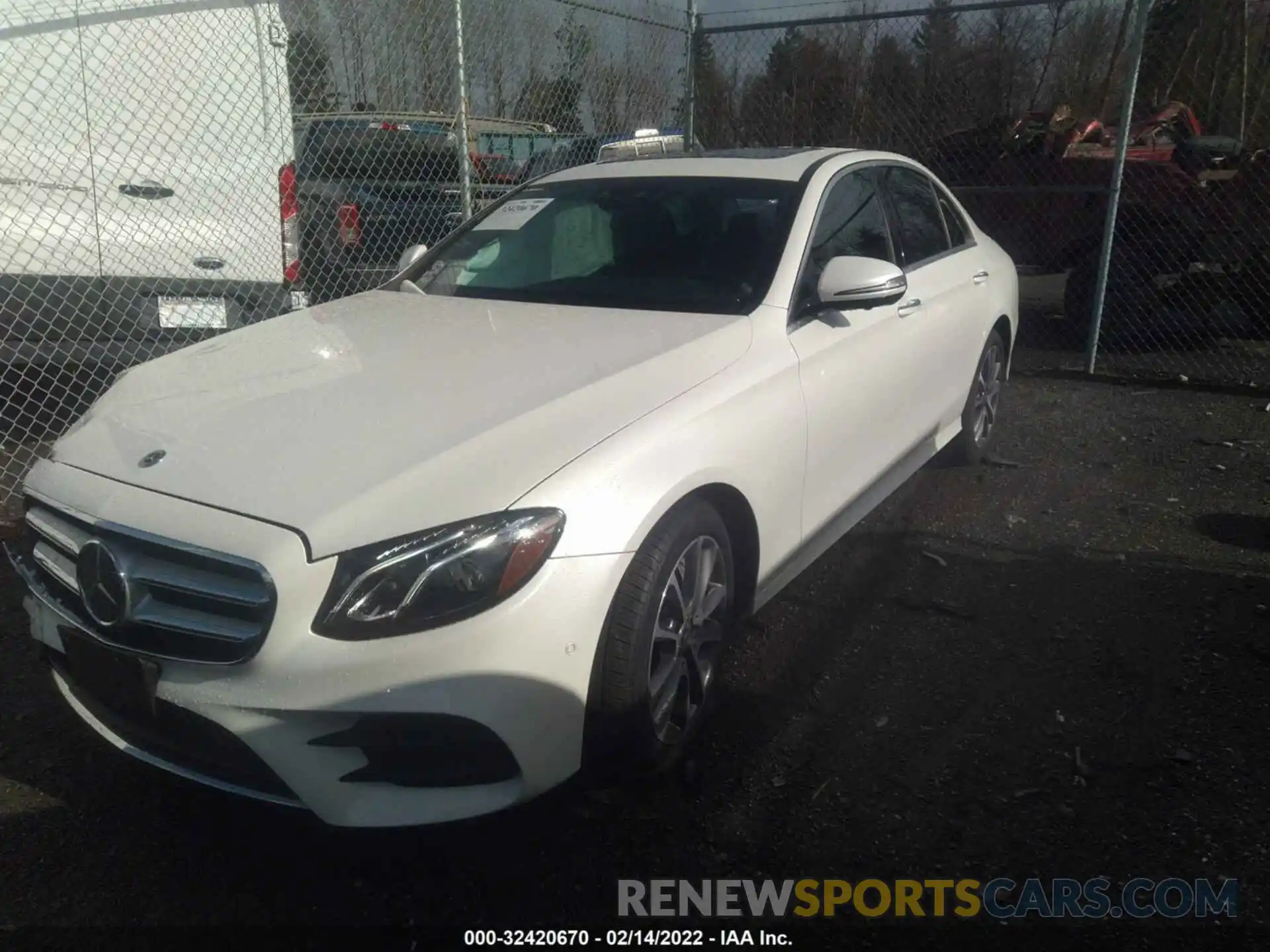 2 Photograph of a damaged car WDDZF6JB3KA596393 MERCEDES-BENZ E-CLASS 2019