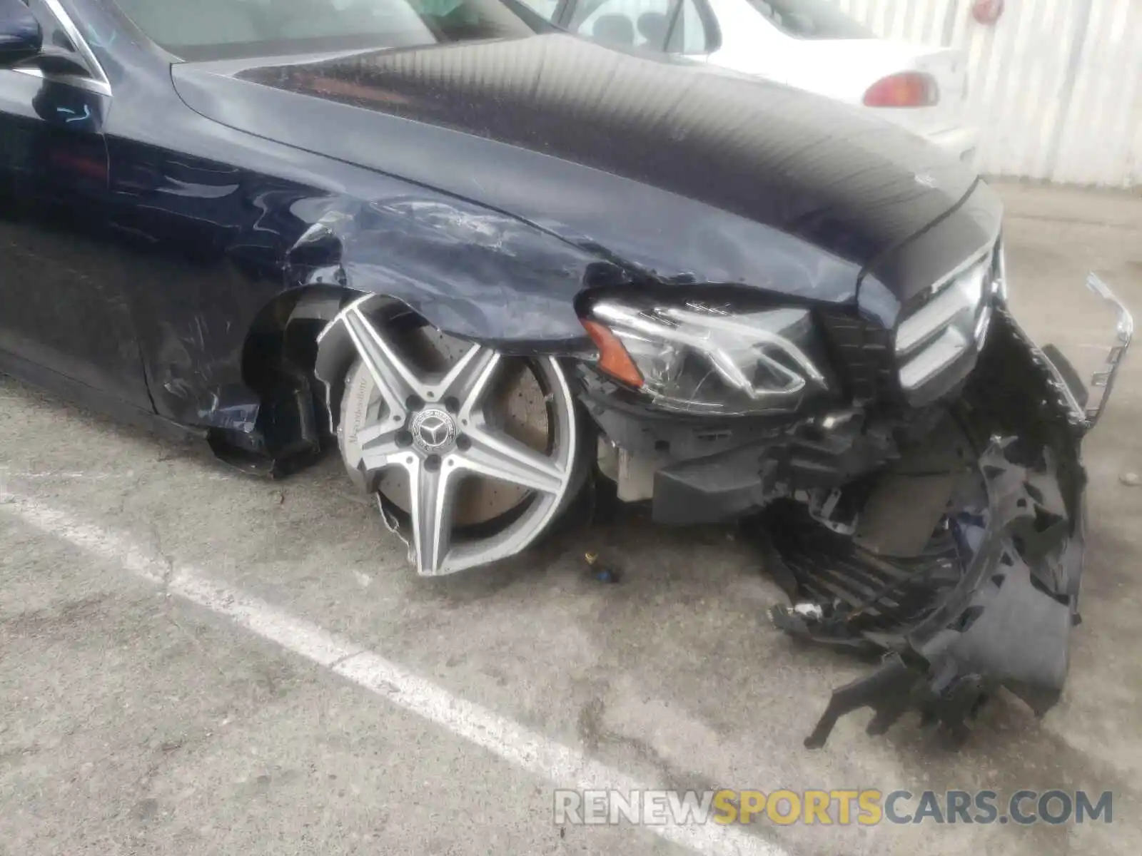 9 Photograph of a damaged car WDDZF6JB3KA685543 MERCEDES-BENZ E-CLASS 2019