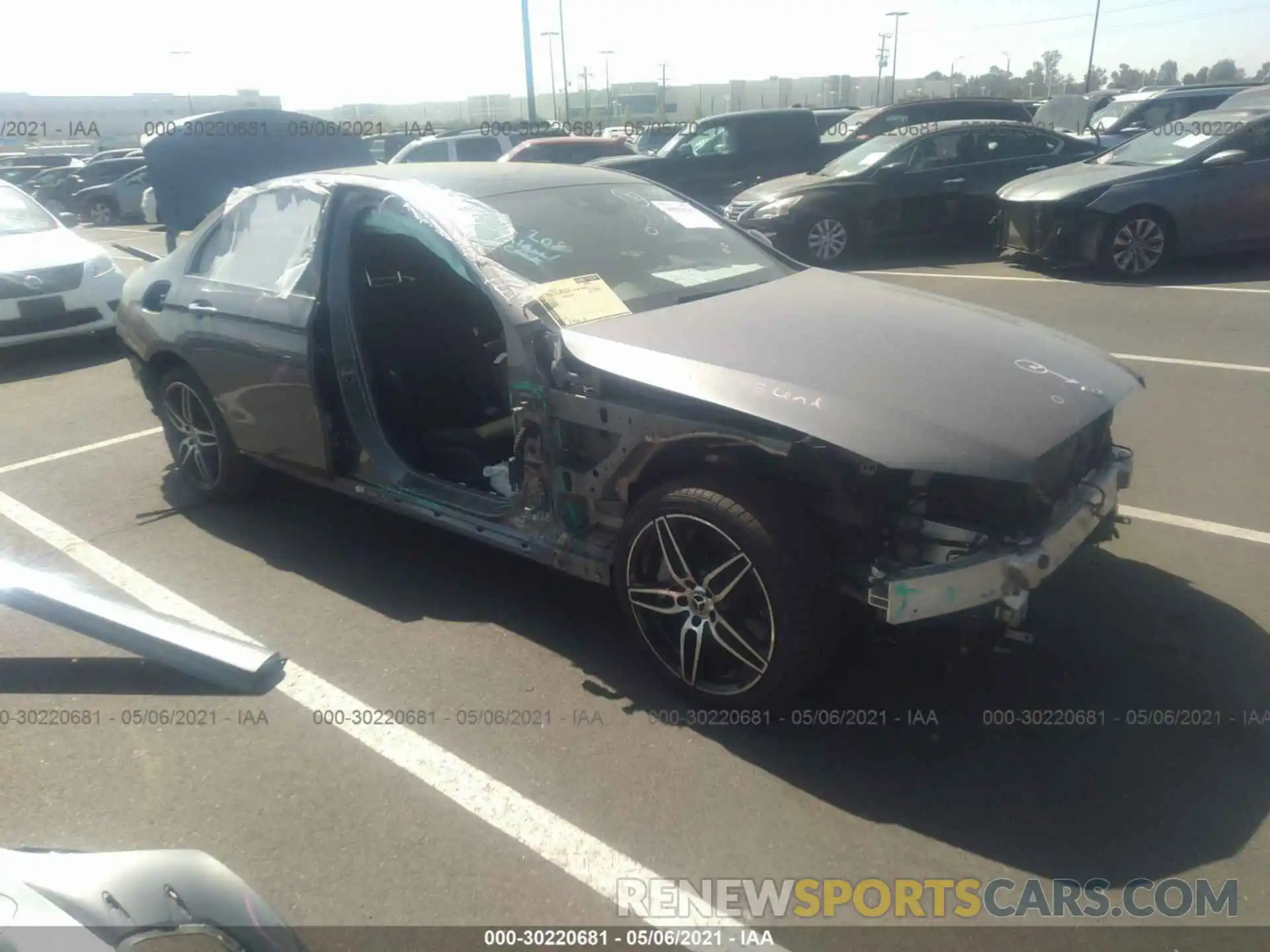 1 Photograph of a damaged car WDDZF6JB4KA490423 MERCEDES-BENZ E-CLASS 2019