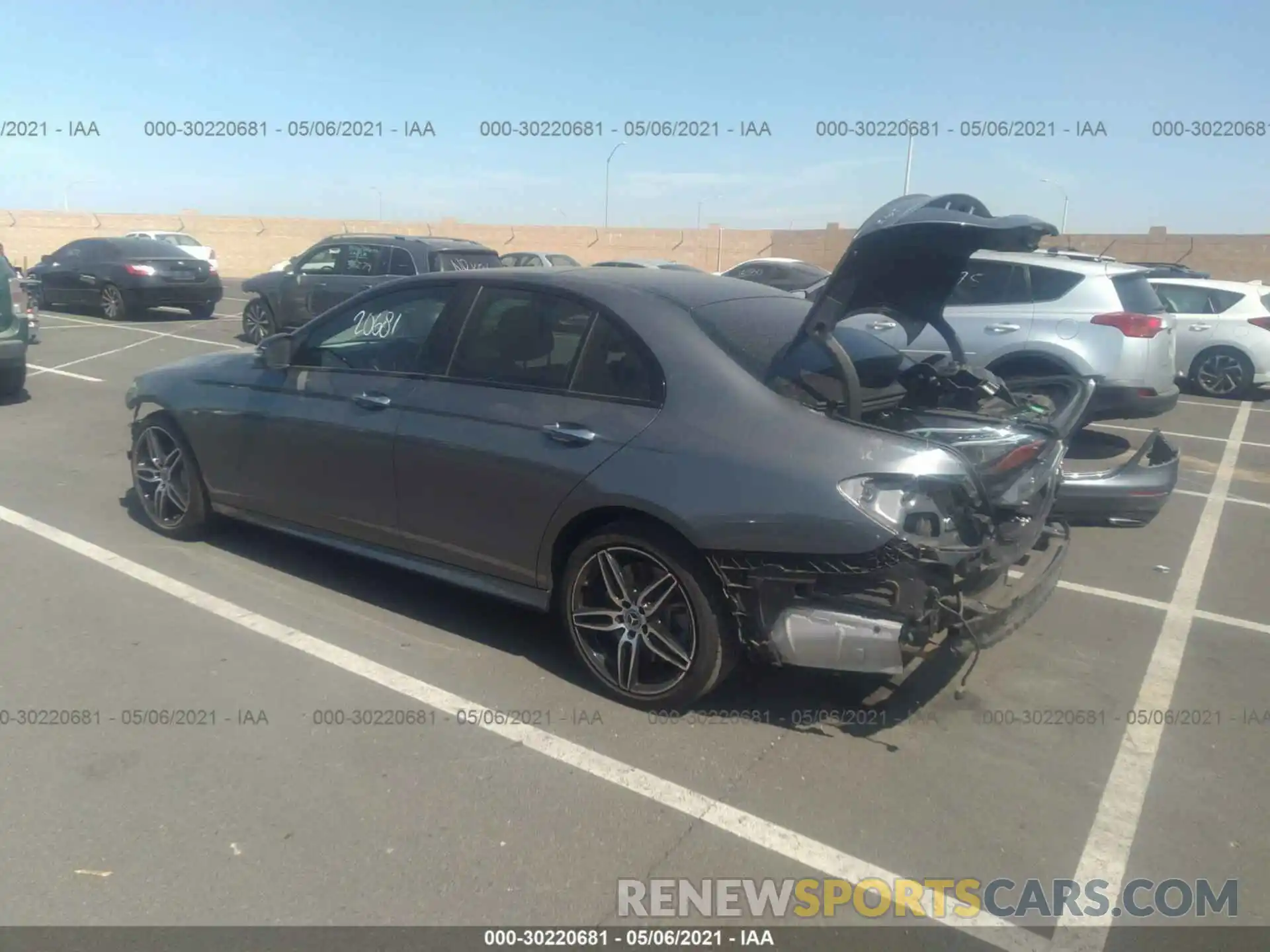 3 Photograph of a damaged car WDDZF6JB4KA490423 MERCEDES-BENZ E-CLASS 2019