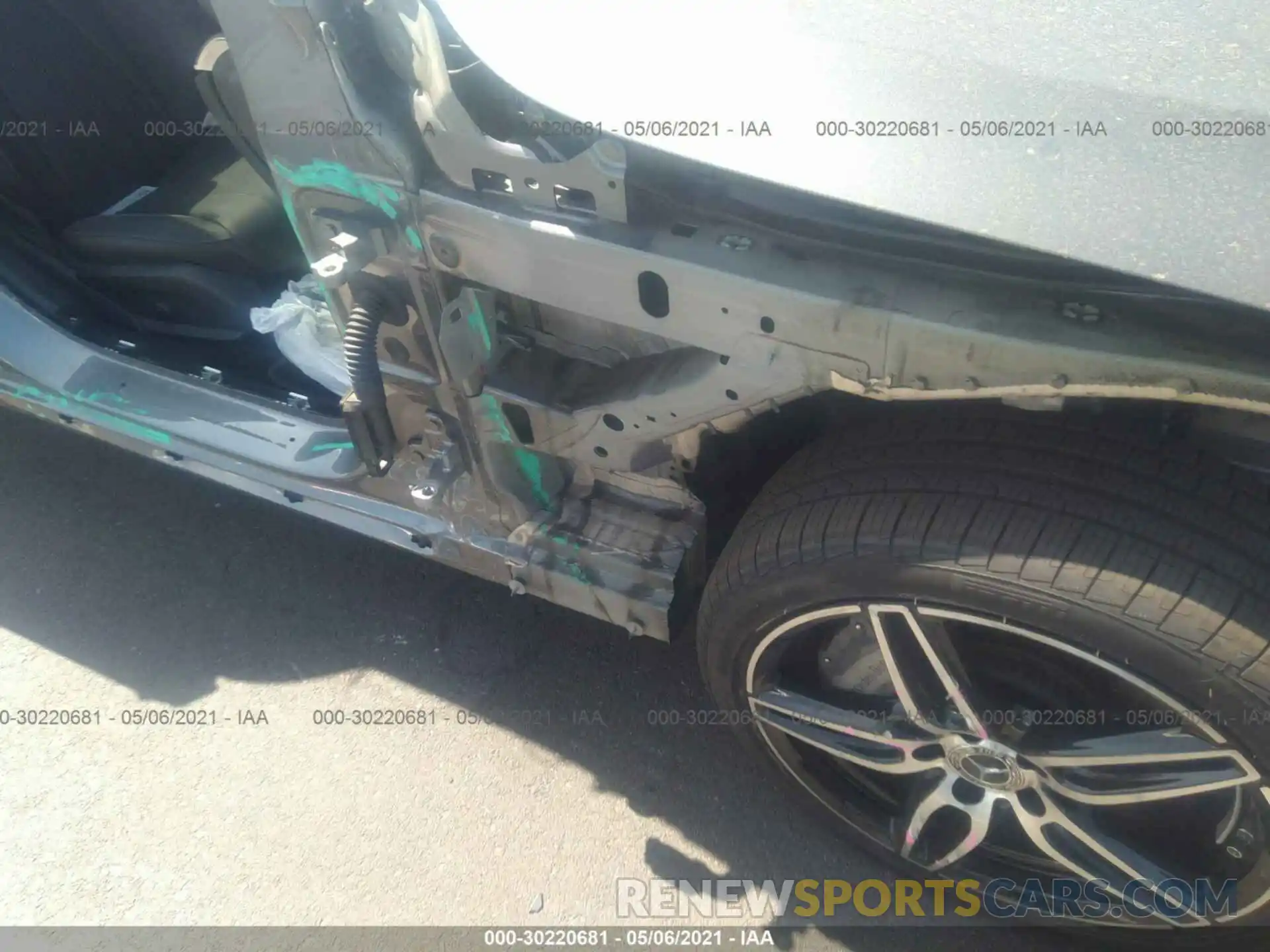 6 Photograph of a damaged car WDDZF6JB4KA490423 MERCEDES-BENZ E-CLASS 2019