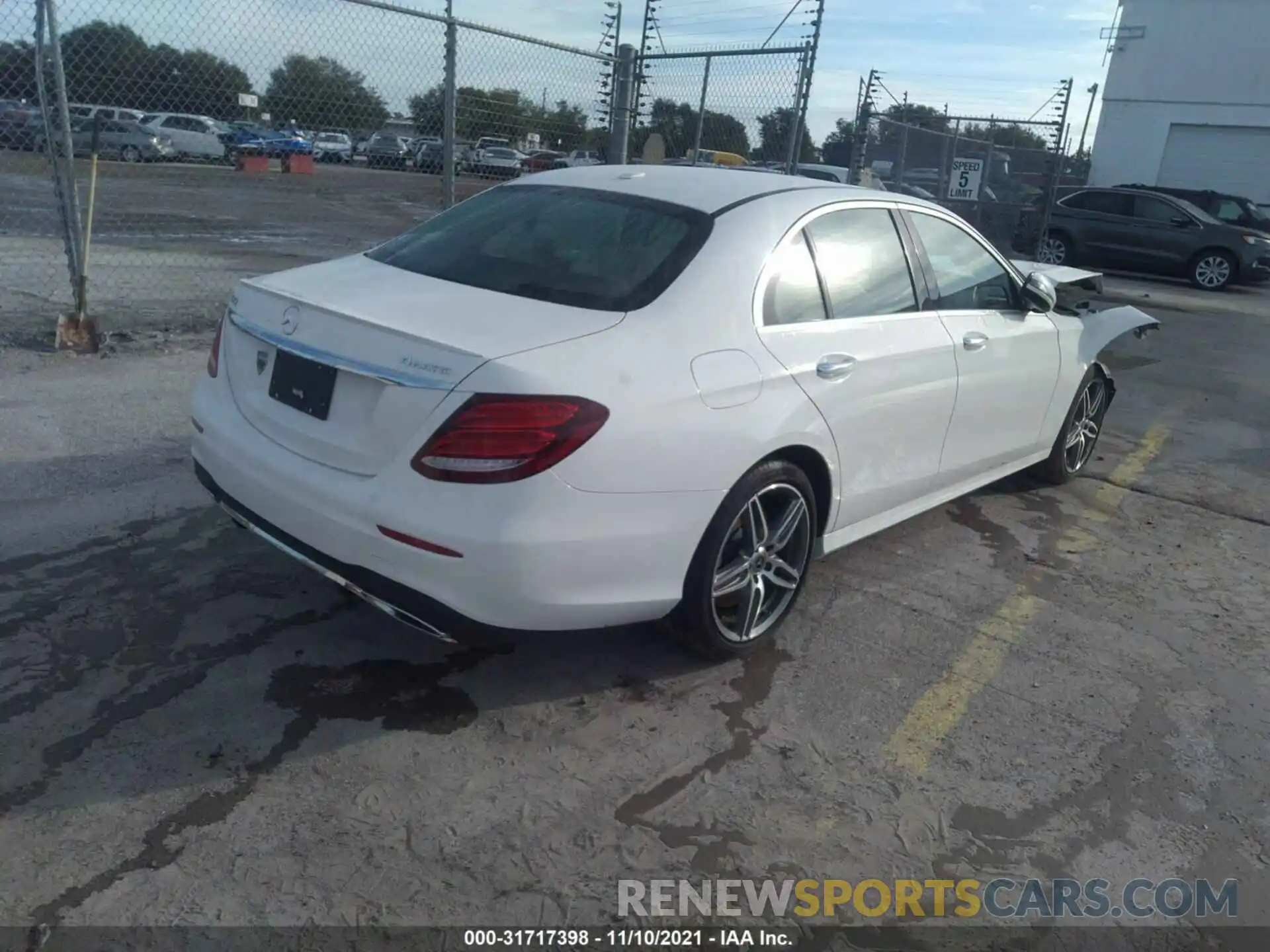 4 Photograph of a damaged car WDDZF6JB4KA491488 MERCEDES-BENZ E-CLASS 2019