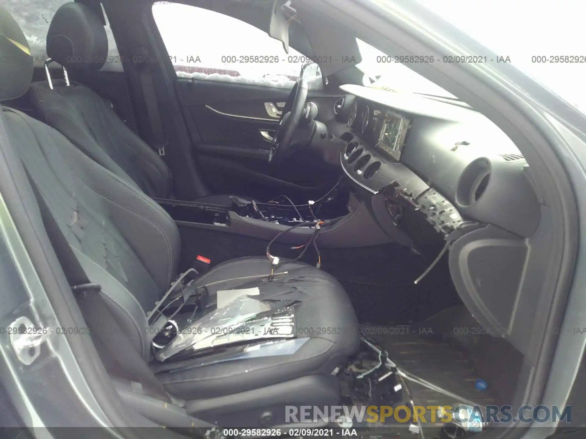 5 Photograph of a damaged car WDDZF6JB4KA523842 MERCEDES-BENZ E-CLASS 2019