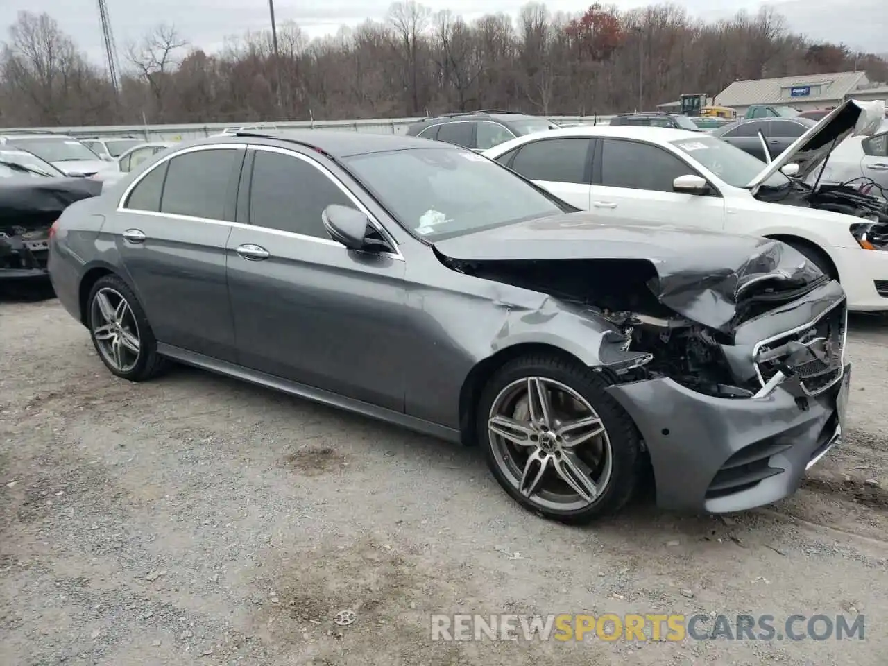 4 Photograph of a damaged car WDDZF6JB4KA525168 MERCEDES-BENZ E-CLASS 2019