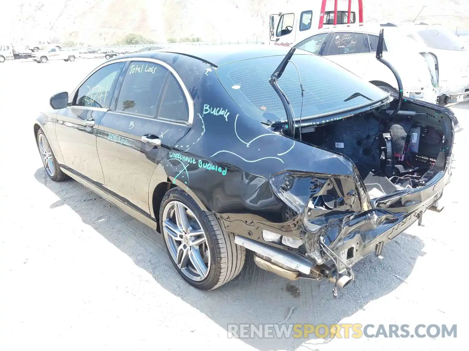 3 Photograph of a damaged car WDDZF6JB5KA676505 MERCEDES-BENZ E CLASS 2019