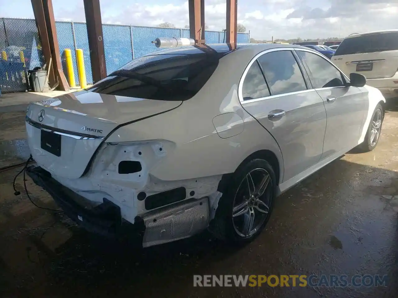 4 Photograph of a damaged car WDDZF6JB6KA529948 MERCEDES-BENZ E-CLASS 2019