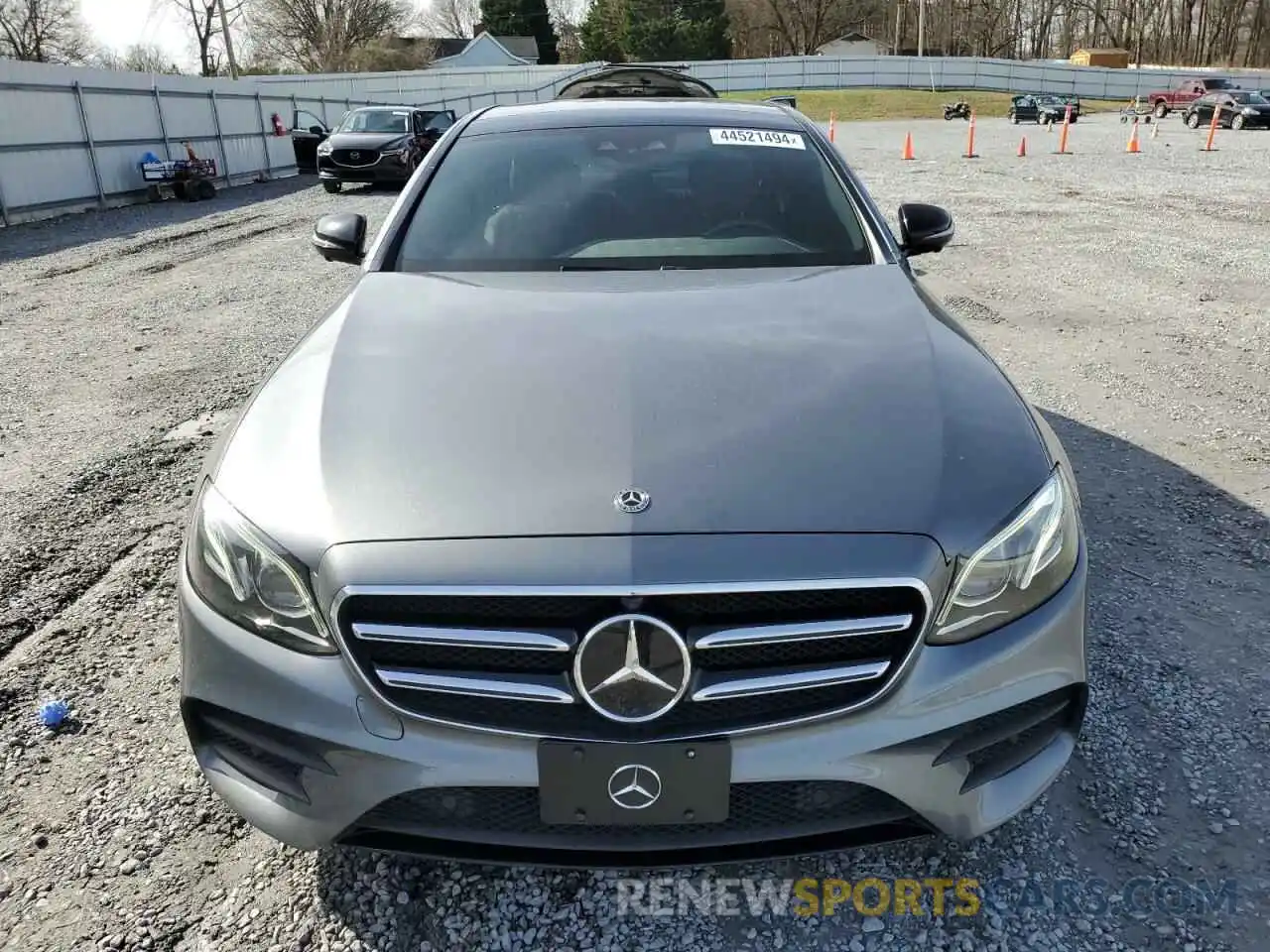 5 Photograph of a damaged car WDDZF6JB7KA490710 MERCEDES-BENZ E-CLASS 2019