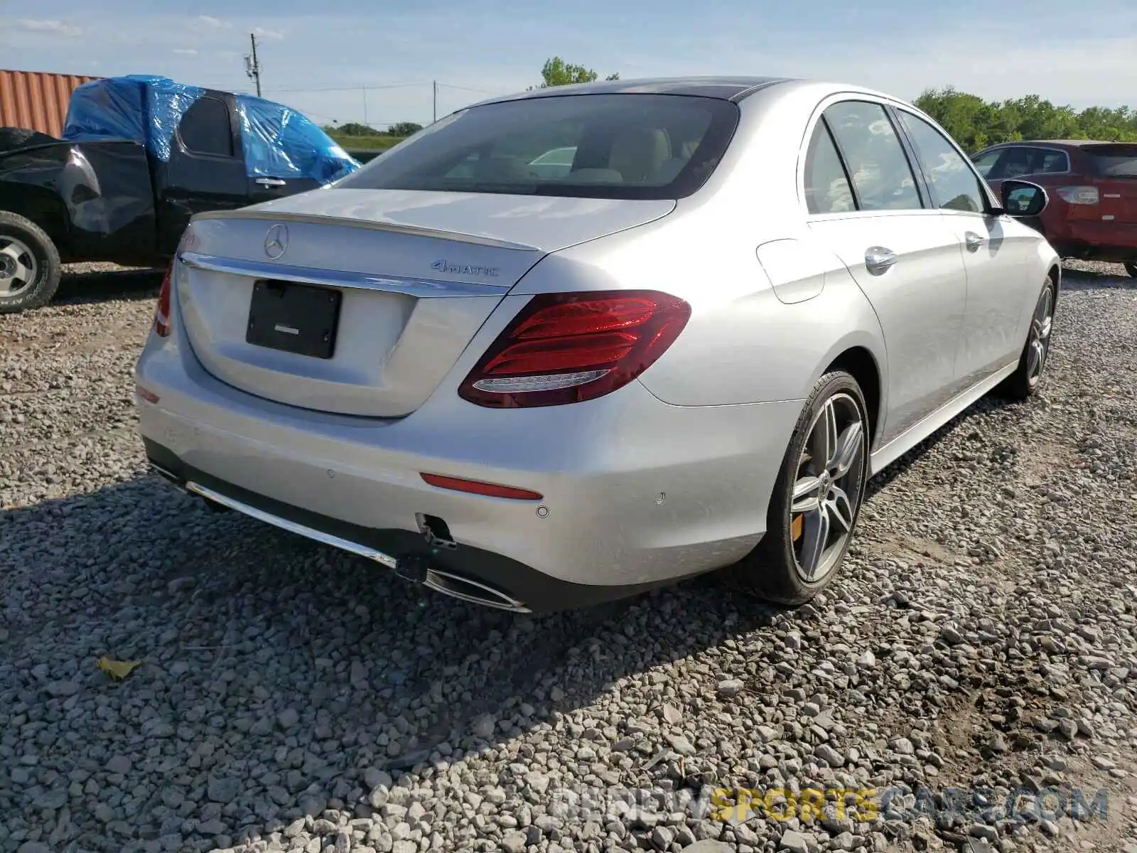 4 Photograph of a damaged car WDDZF6JB9KA510701 MERCEDES-BENZ E CLASS 2019