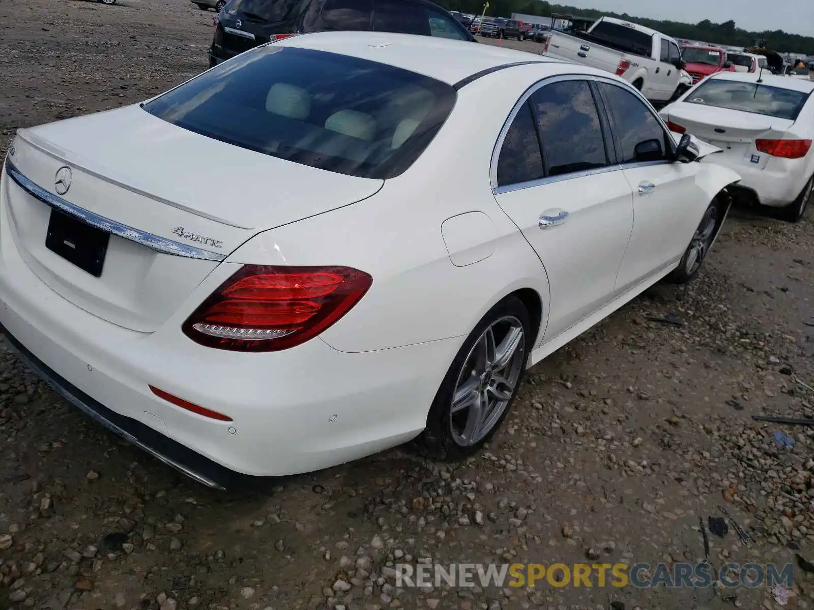 4 Photograph of a damaged car WDDZF6JBXKA500713 MERCEDES-BENZ E-CLASS 2019