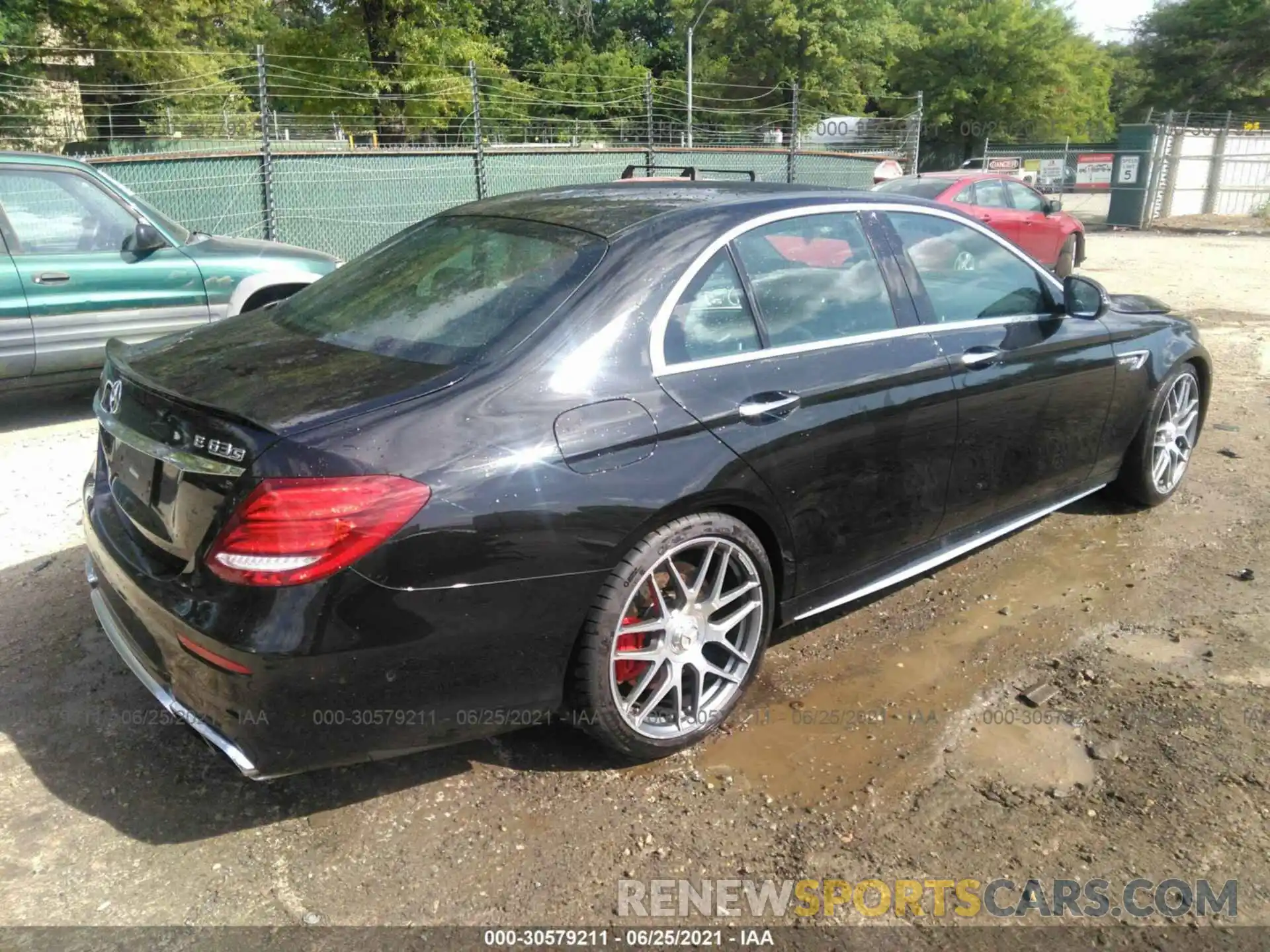 4 Photograph of a damaged car WDDZF8KB3KA596601 MERCEDES-BENZ E-CLASS 2019