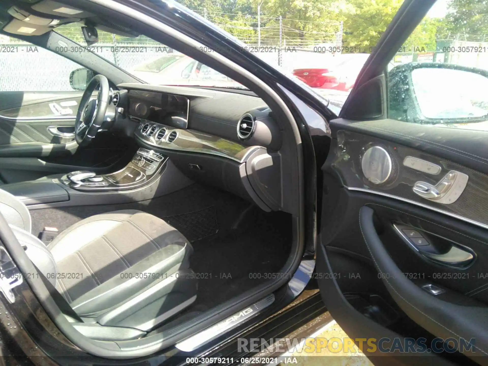 5 Photograph of a damaged car WDDZF8KB3KA596601 MERCEDES-BENZ E-CLASS 2019