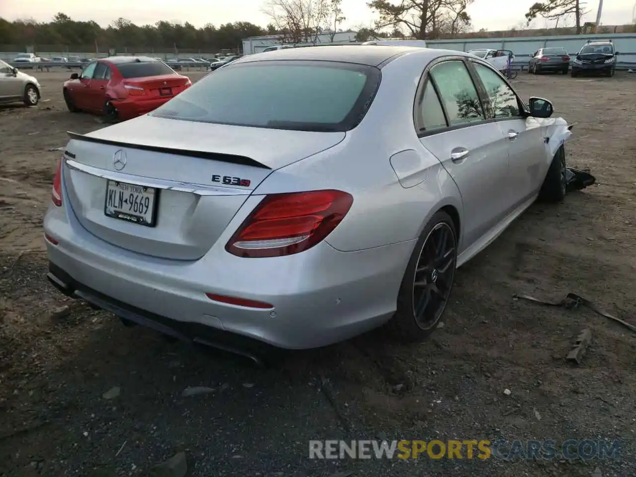 4 Photograph of a damaged car WDDZF8KB3KA620038 MERCEDES-BENZ E-CLASS 2019