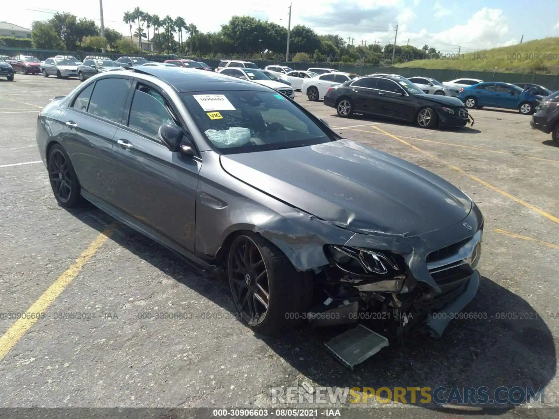 1 Photograph of a damaged car WDDZF8KB4KA525374 MERCEDES-BENZ E-CLASS 2019