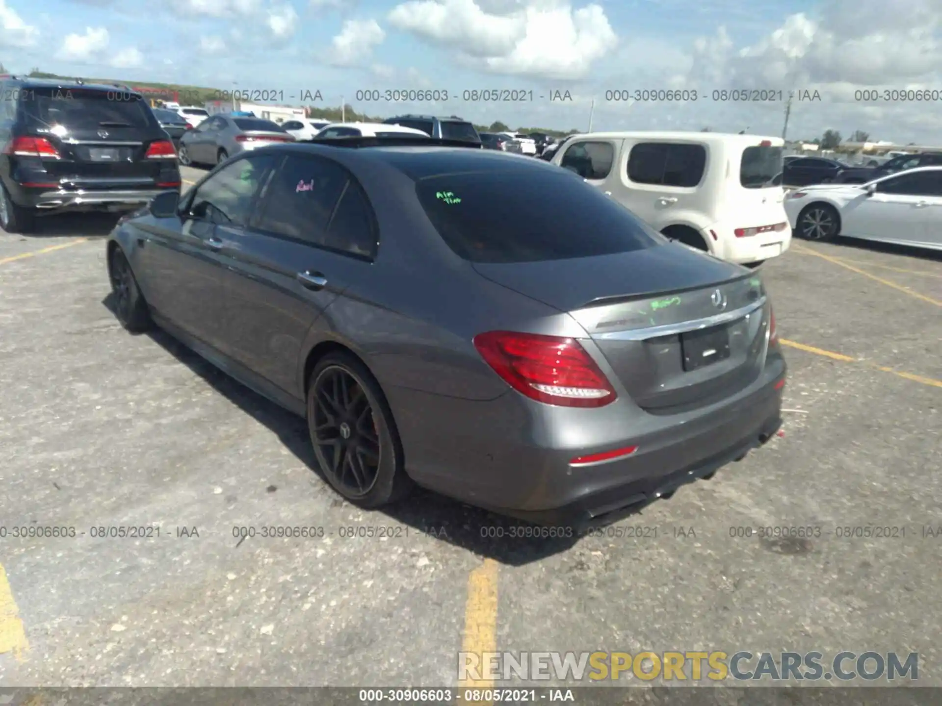 3 Photograph of a damaged car WDDZF8KB4KA525374 MERCEDES-BENZ E-CLASS 2019