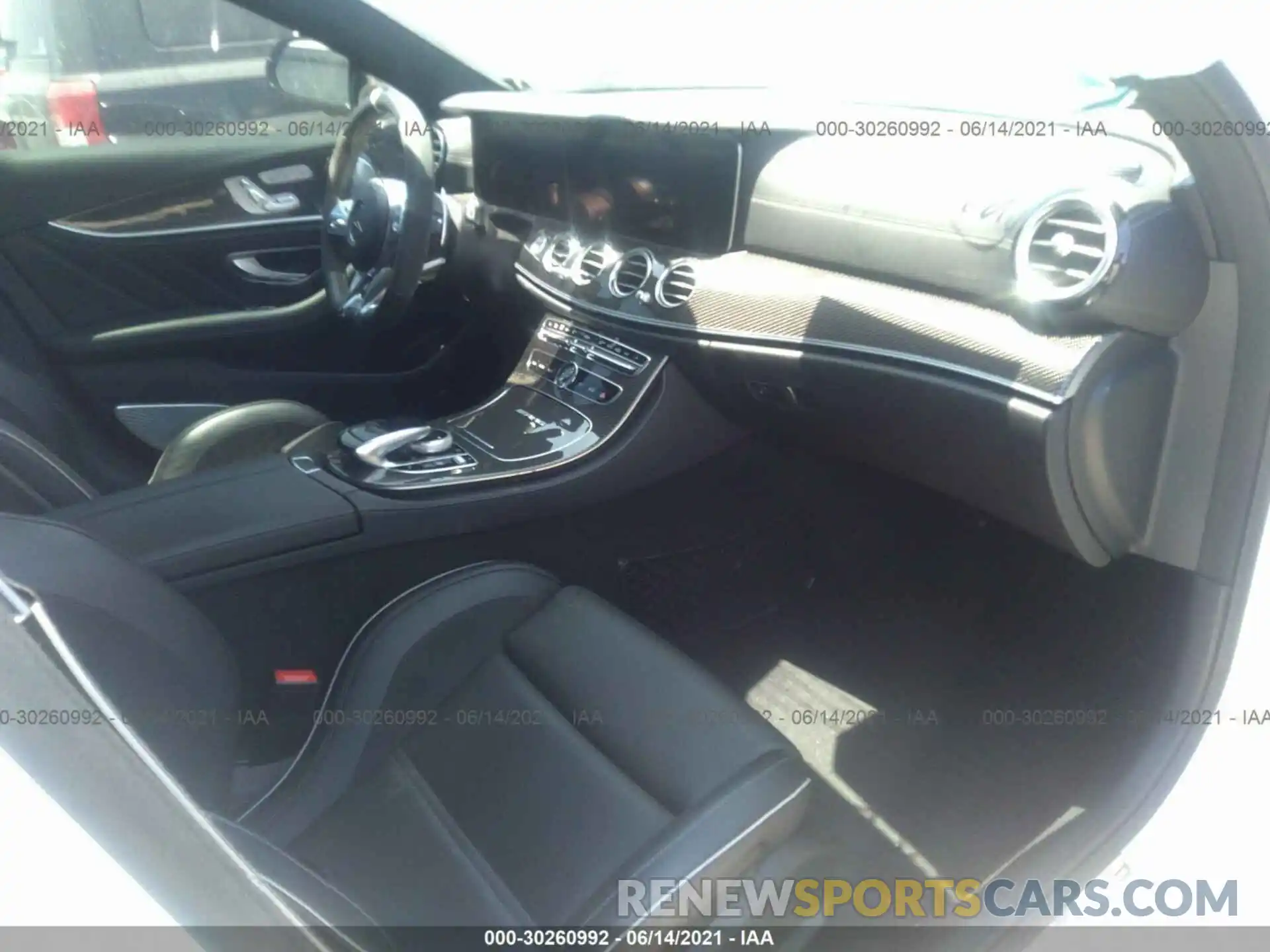 5 Photograph of a damaged car WDDZF8KB4KA625748 MERCEDES-BENZ E-CLASS 2019