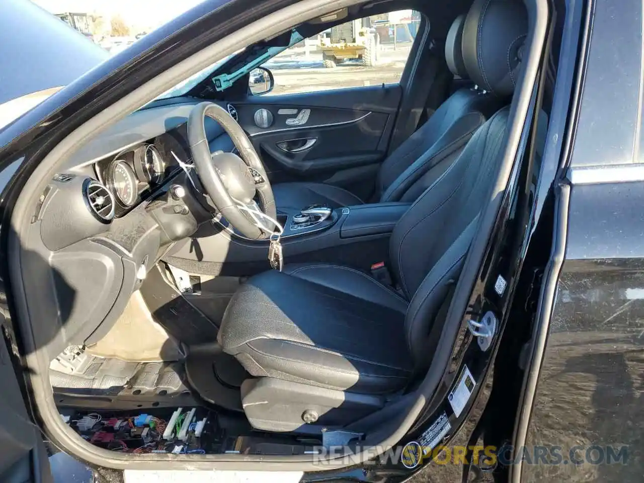 7 Photograph of a damaged car WDDZH6JB0KA524755 MERCEDES-BENZ E-CLASS 2019