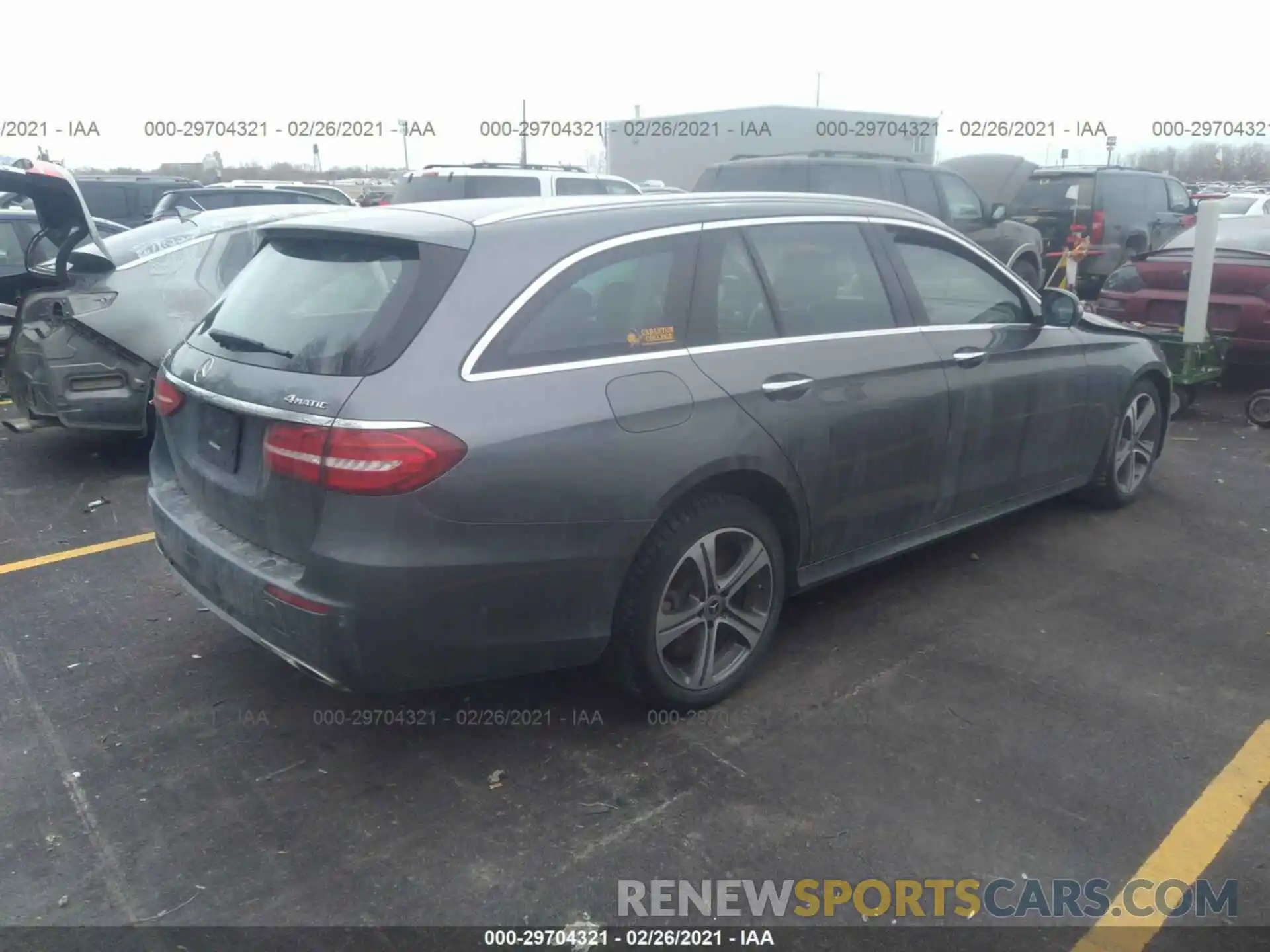 4 Photograph of a damaged car WDDZH6JB0KA591680 MERCEDES-BENZ E-CLASS 2019