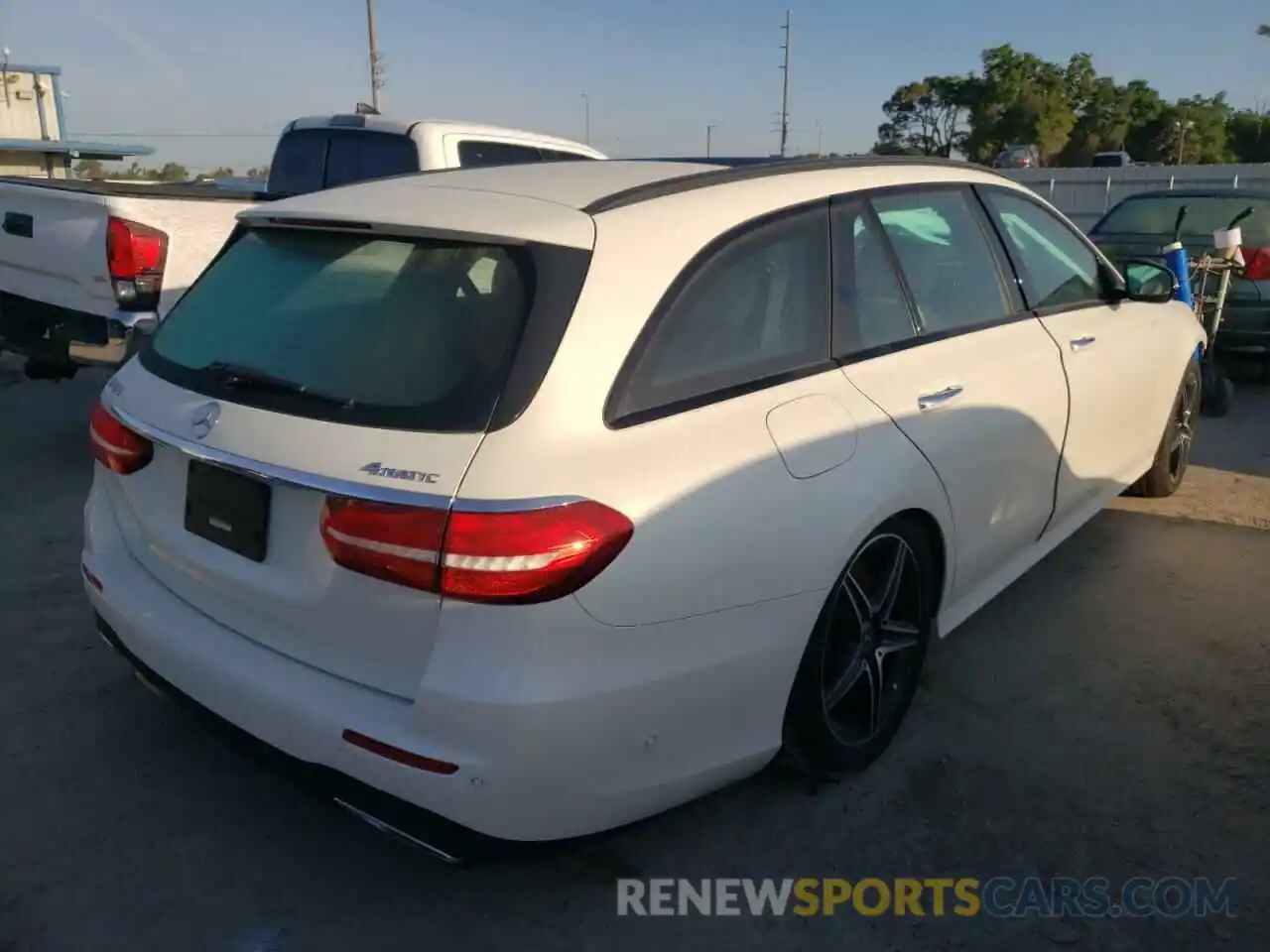 4 Photograph of a damaged car WDDZH6JB1KA582373 MERCEDES-BENZ E-CLASS 2019