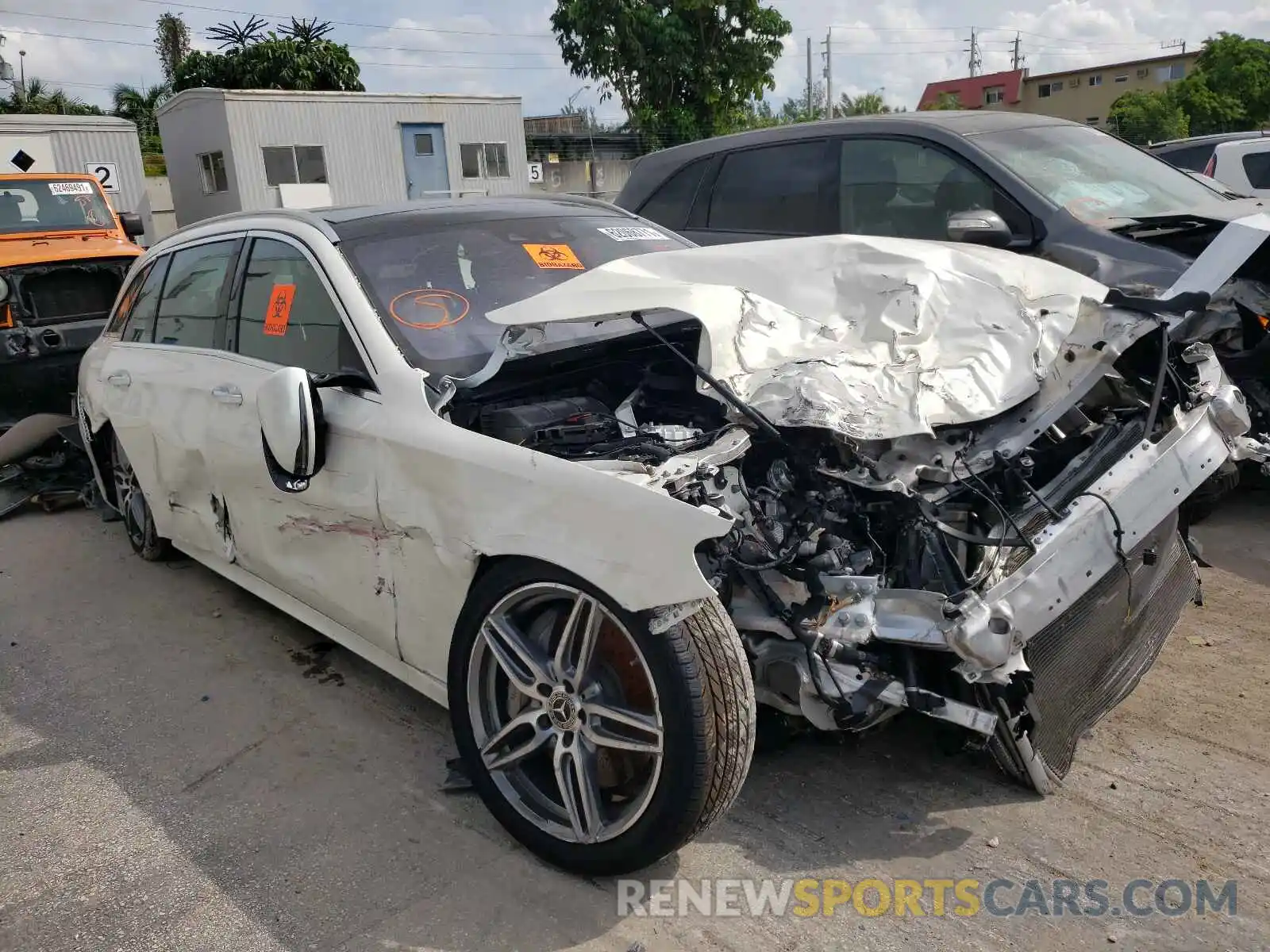 1 Photograph of a damaged car WDDZH6JB2KA522313 MERCEDES-BENZ E-CLASS 2019