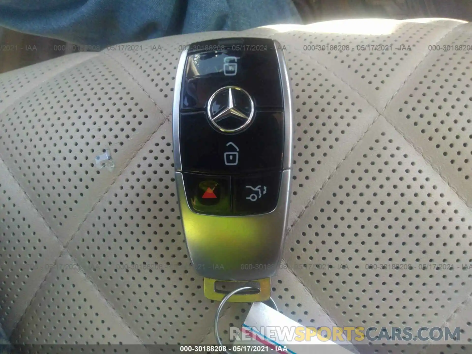 11 Photograph of a damaged car WDDZH6JB2KA584391 MERCEDES-BENZ E-CLASS 2019