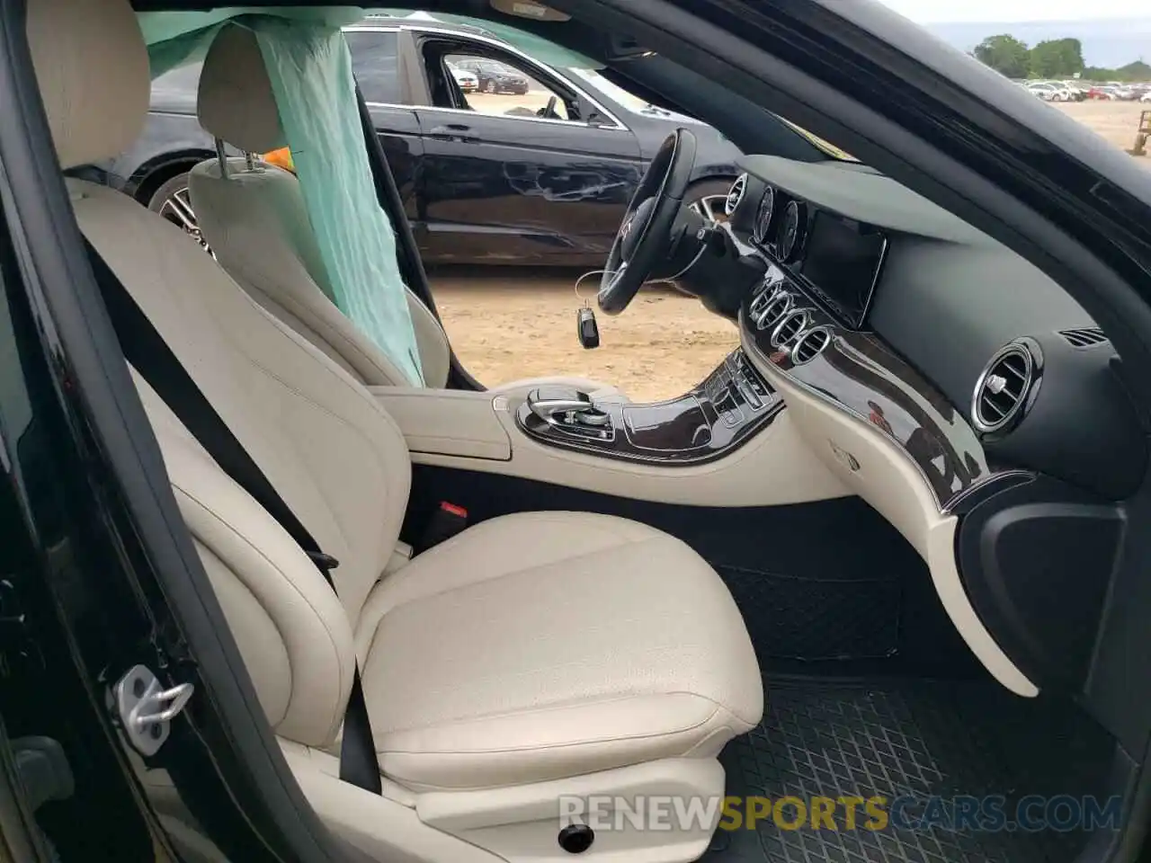 5 Photograph of a damaged car WDDZH6JB5KA522547 MERCEDES-BENZ E-CLASS 2019