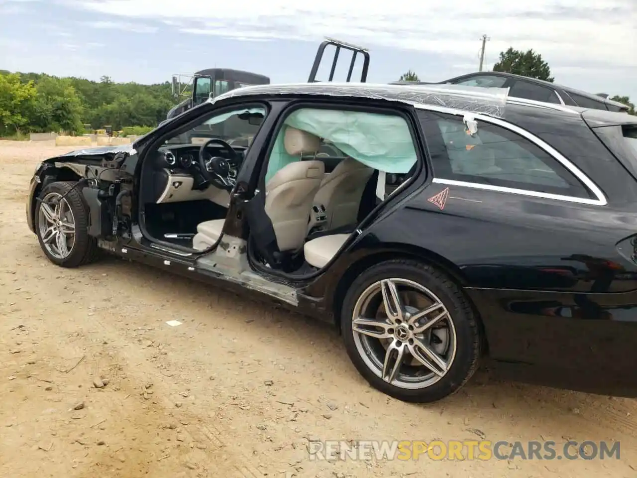 9 Photograph of a damaged car WDDZH6JB5KA522547 MERCEDES-BENZ E-CLASS 2019