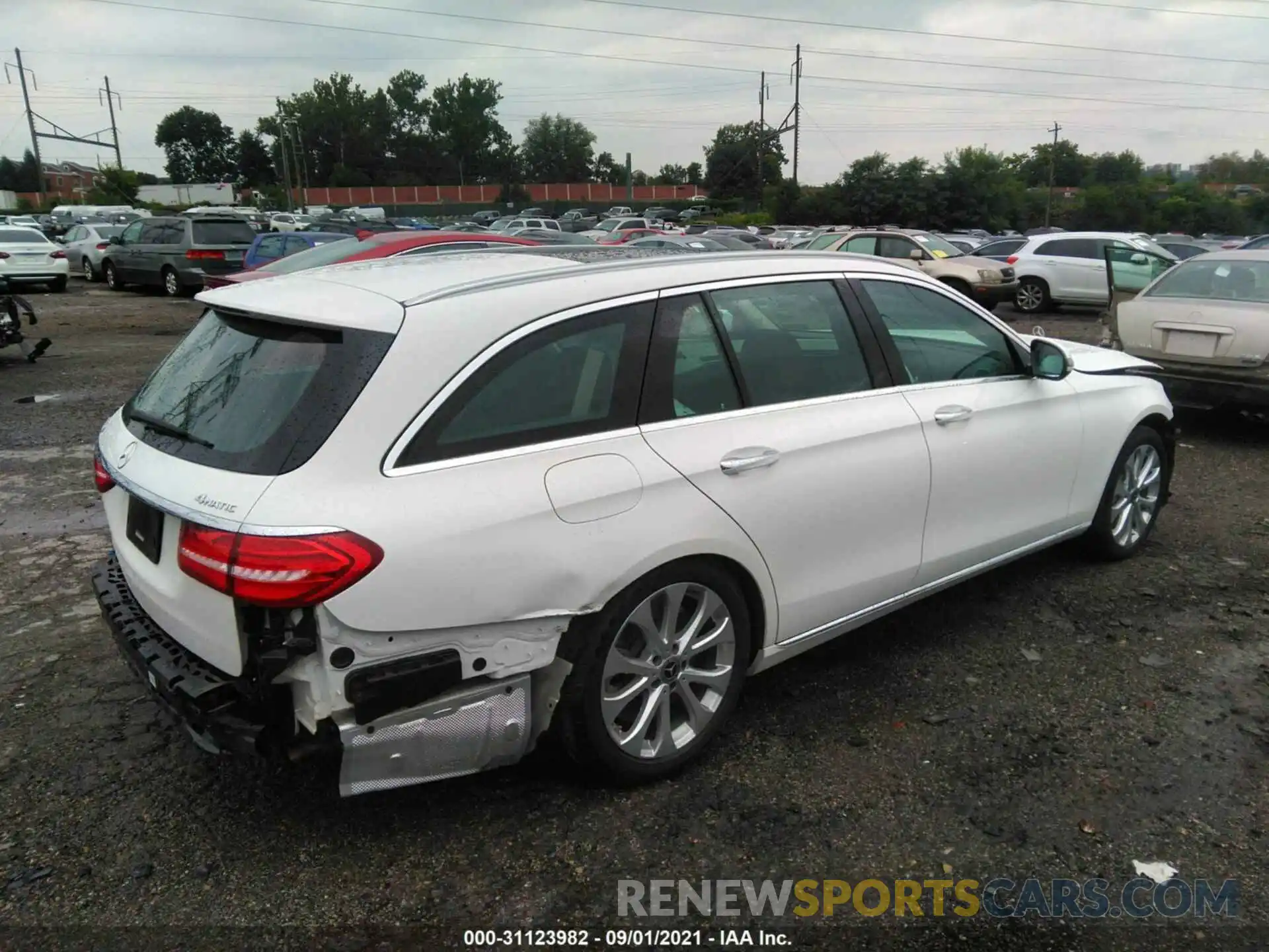 4 Photograph of a damaged car WDDZH6JB5KA647774 MERCEDES-BENZ E-CLASS 2019