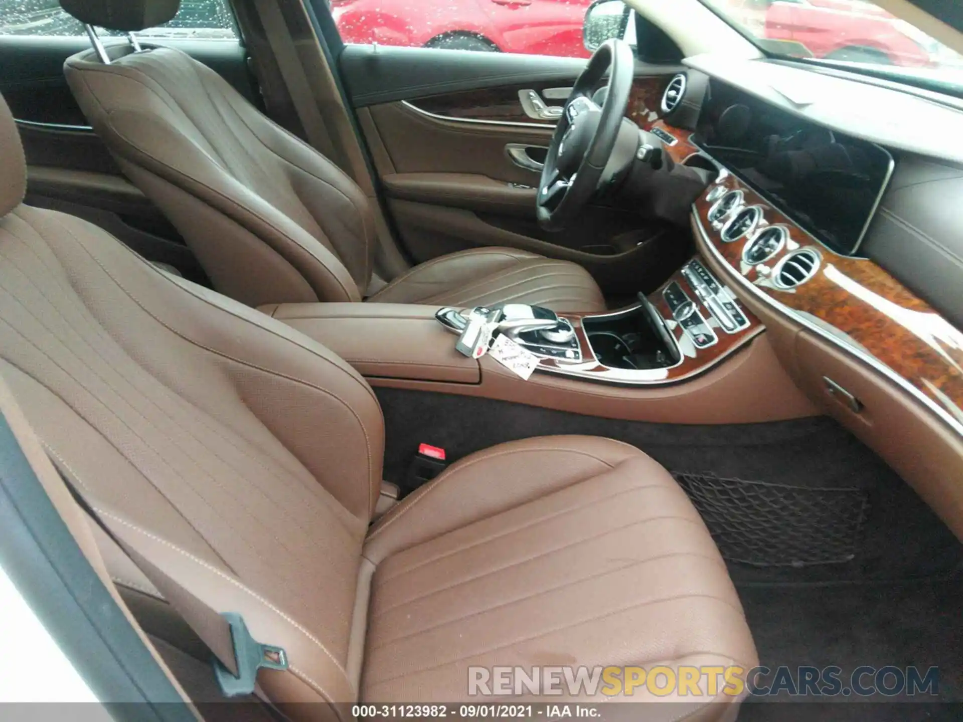 5 Photograph of a damaged car WDDZH6JB5KA647774 MERCEDES-BENZ E-CLASS 2019