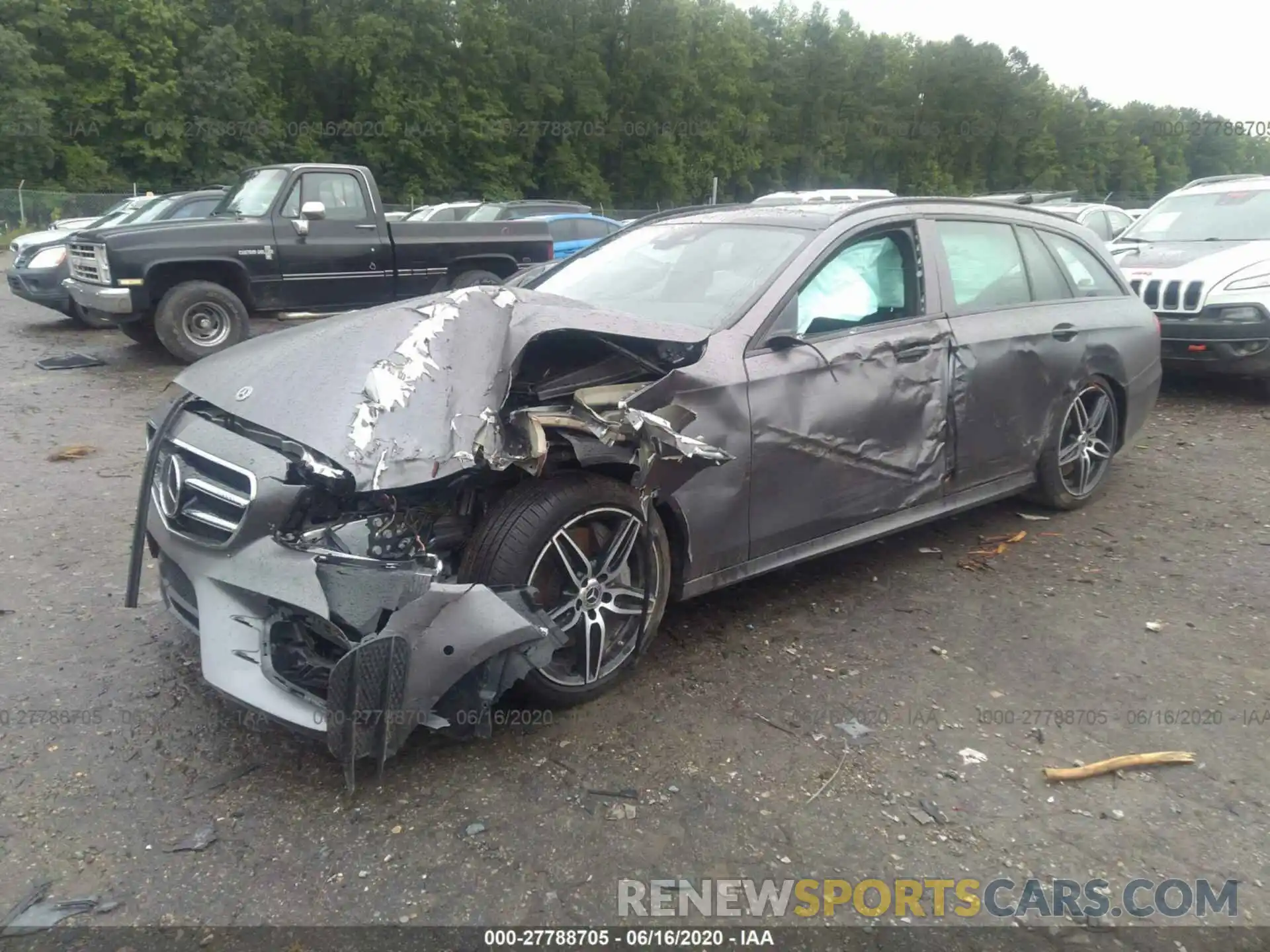 2 Photograph of a damaged car WDDZH6JB5KA690494 MERCEDES-BENZ E-CLASS 2019