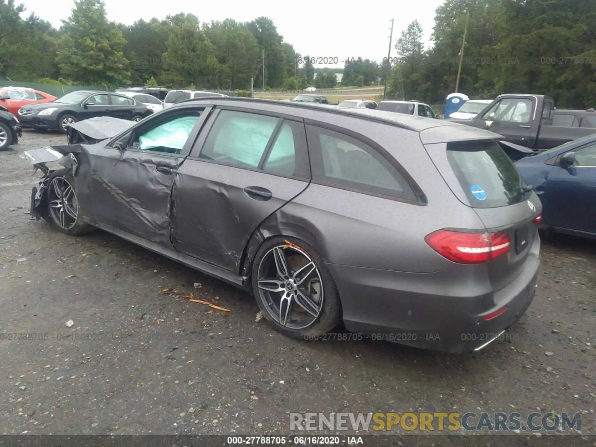 3 Photograph of a damaged car WDDZH6JB5KA690494 MERCEDES-BENZ E-CLASS 2019